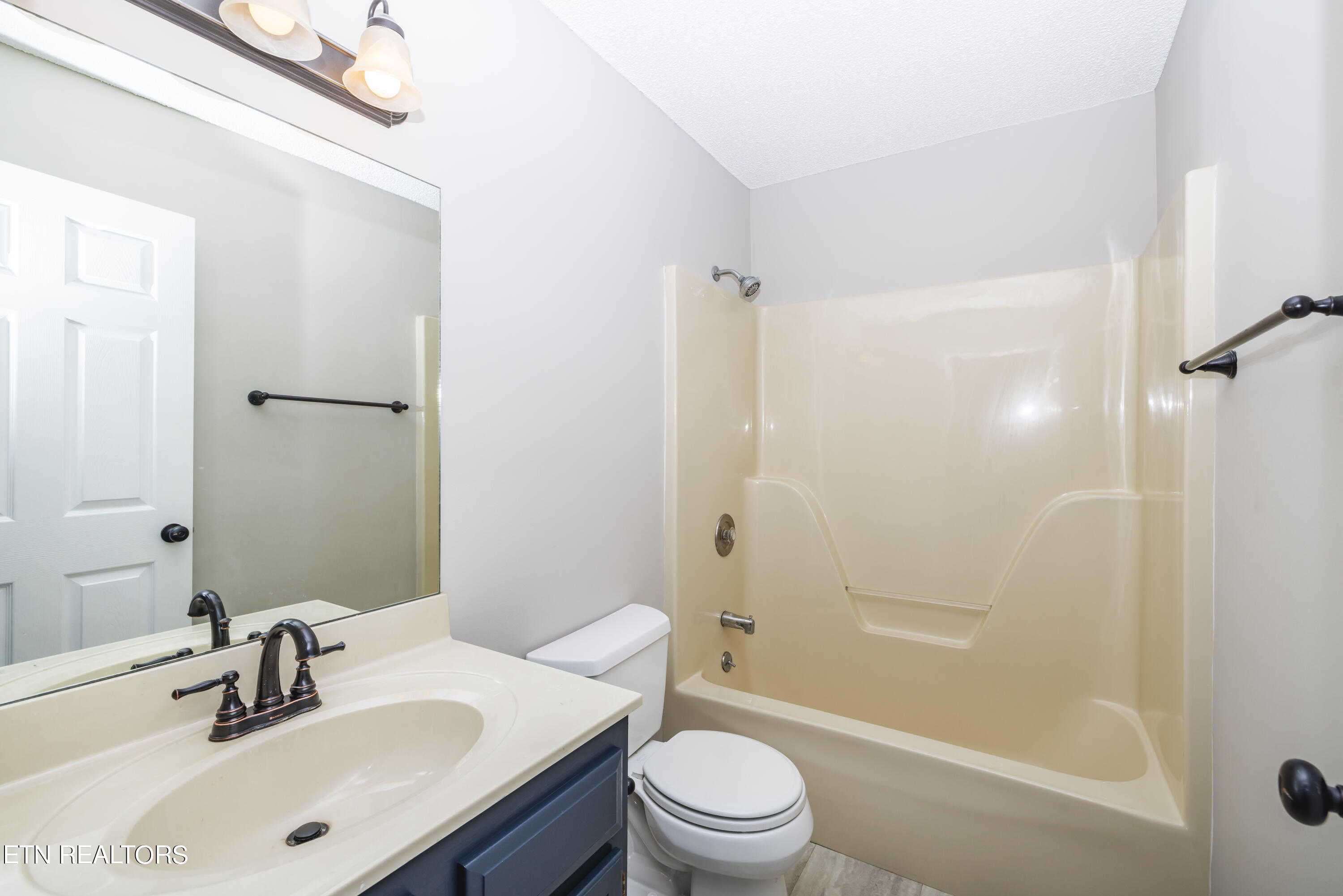652 Farragut Commons Drive