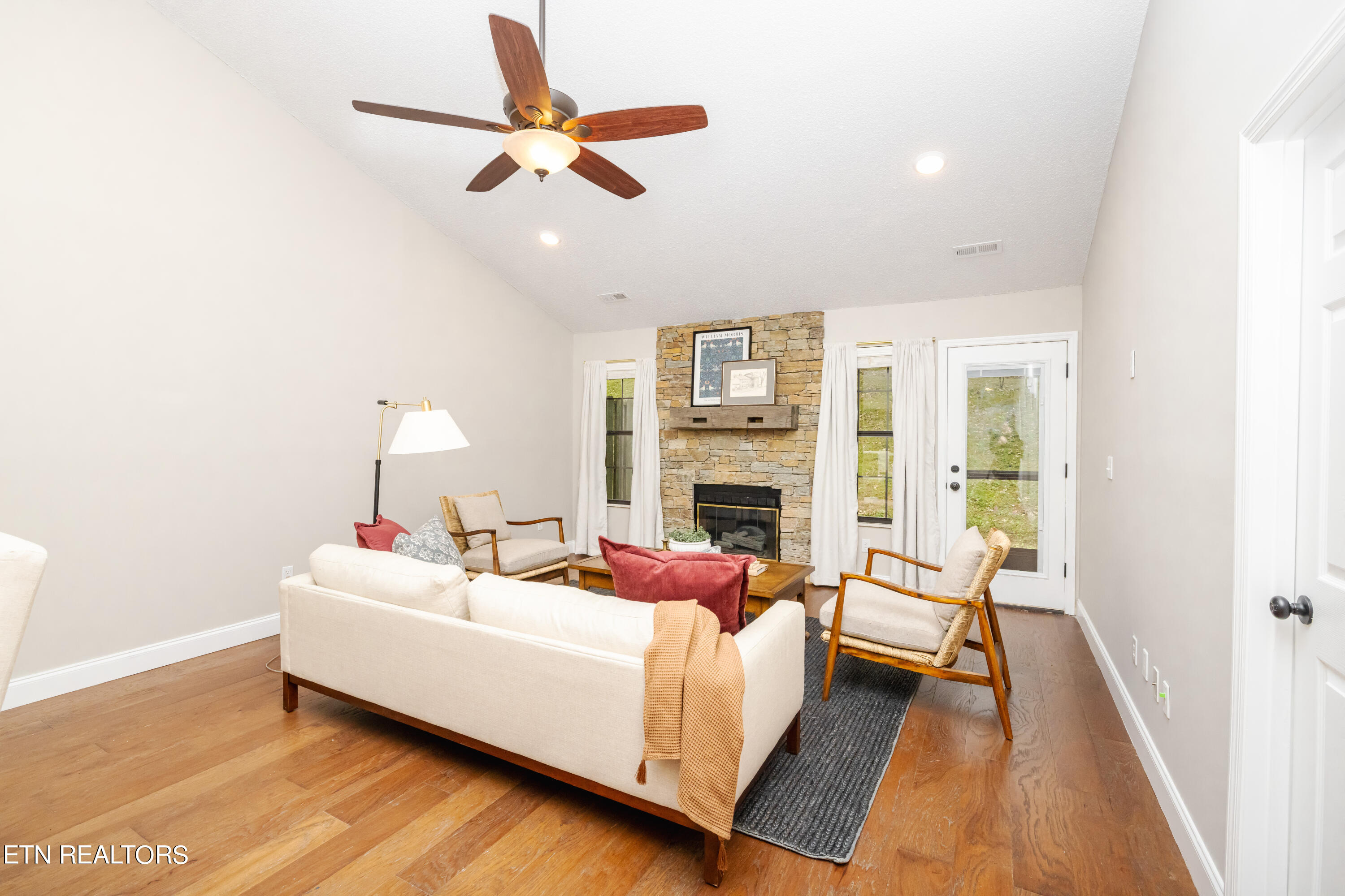 652 Farragut Commons Drive