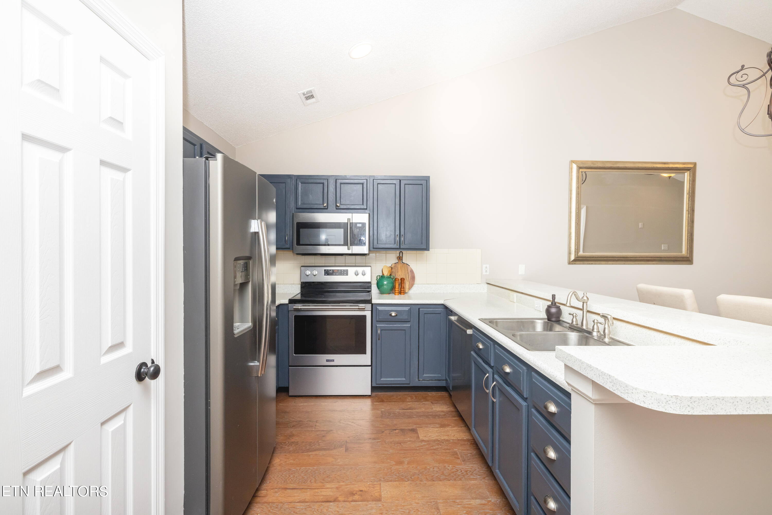 652 Farragut Commons Drive