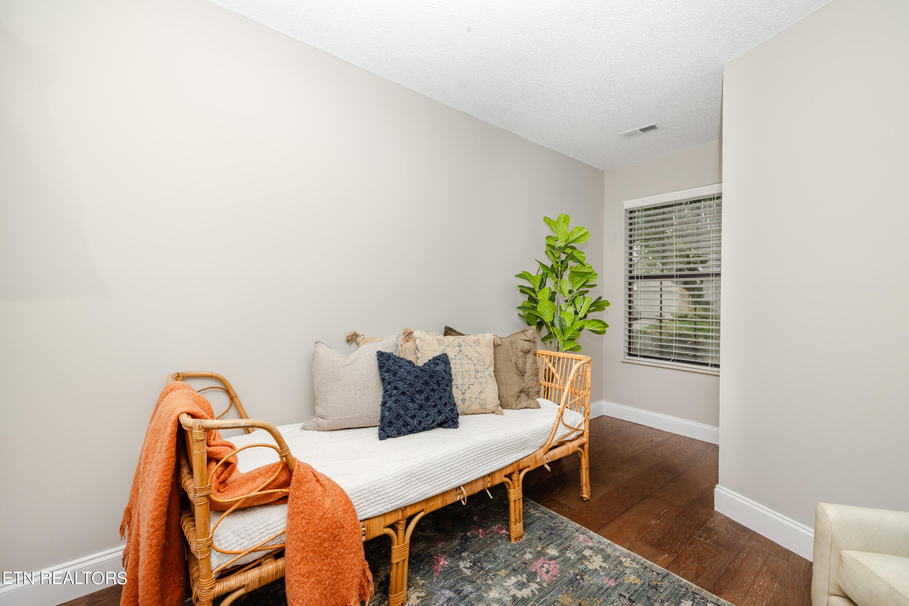 652 Farragut Commons Drive