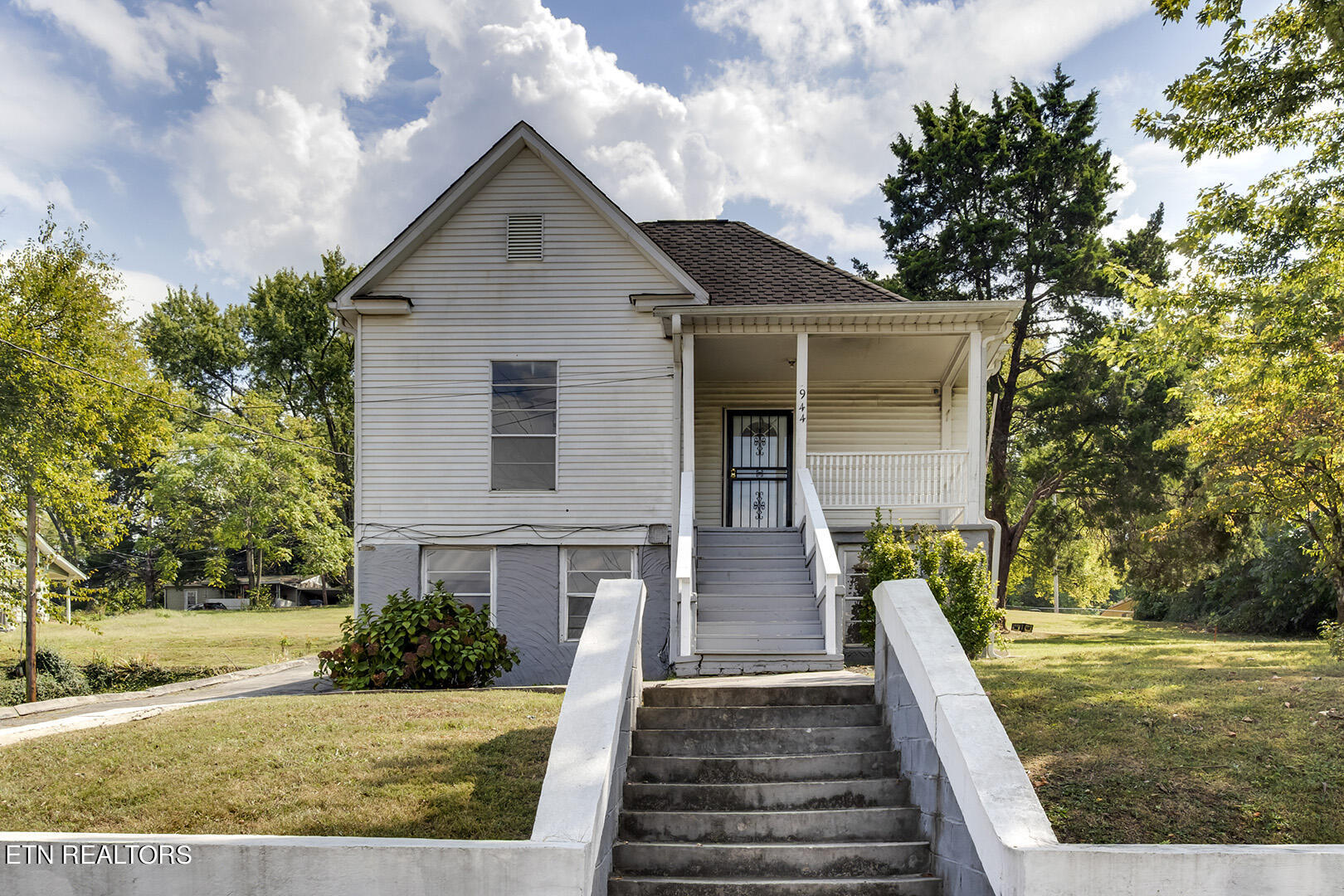 944 Murphy Ave