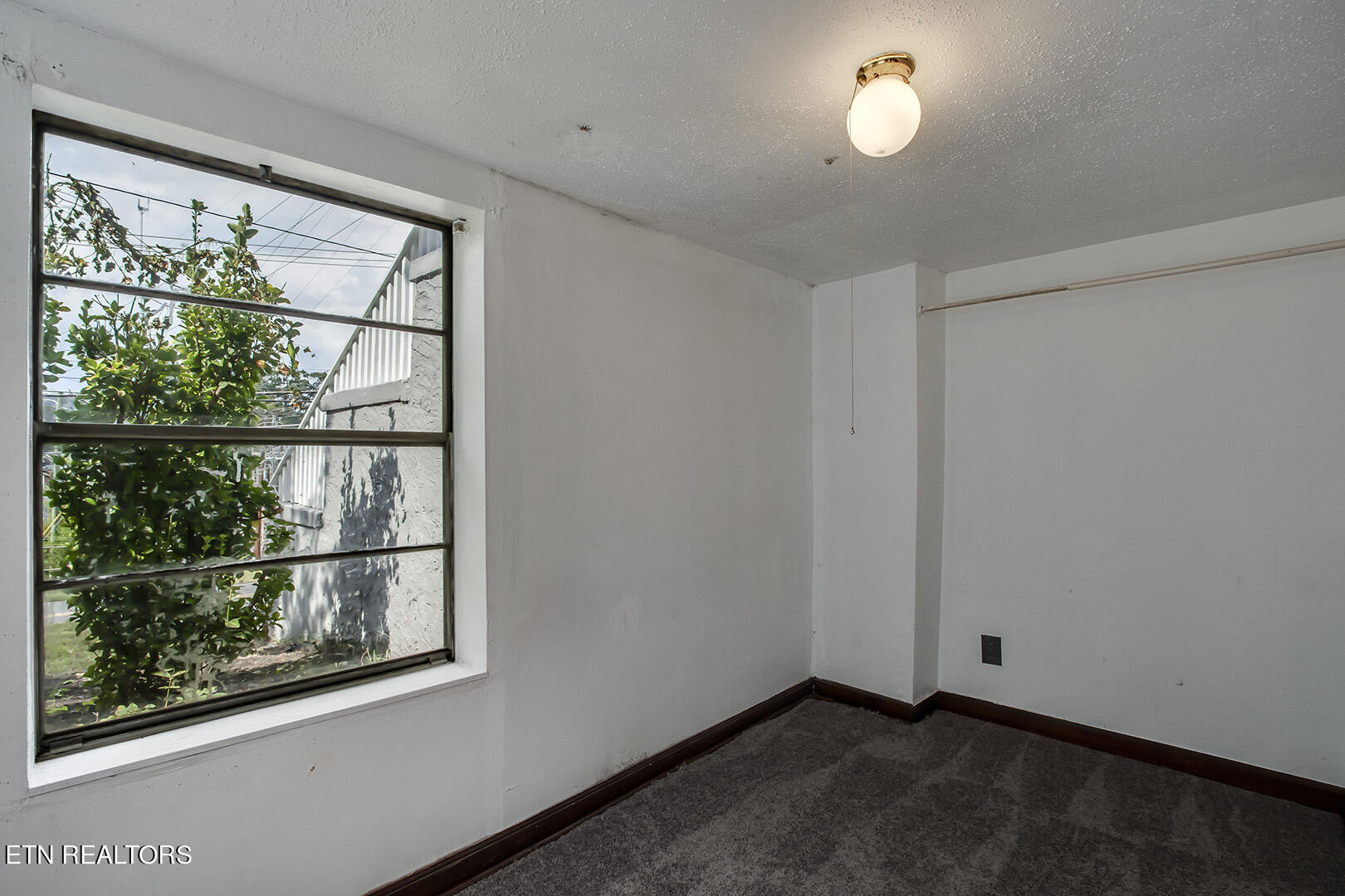944 Murphy Ave
