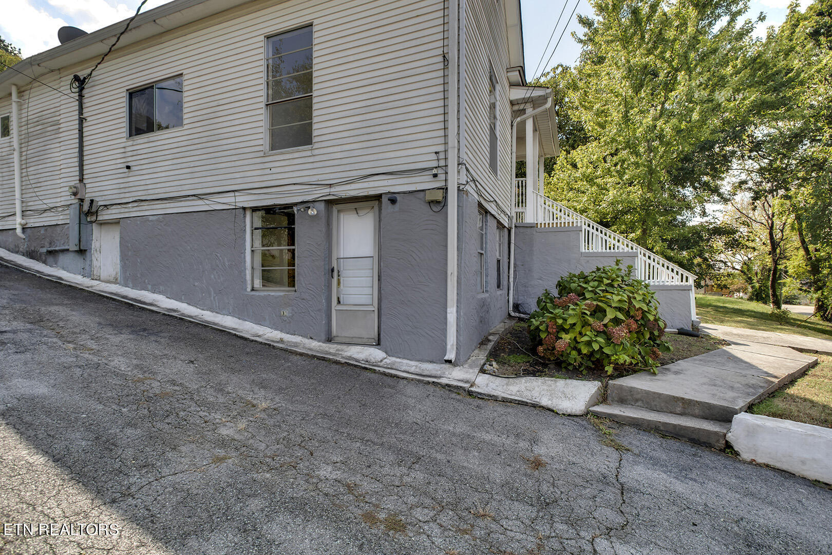 944 Murphy Ave