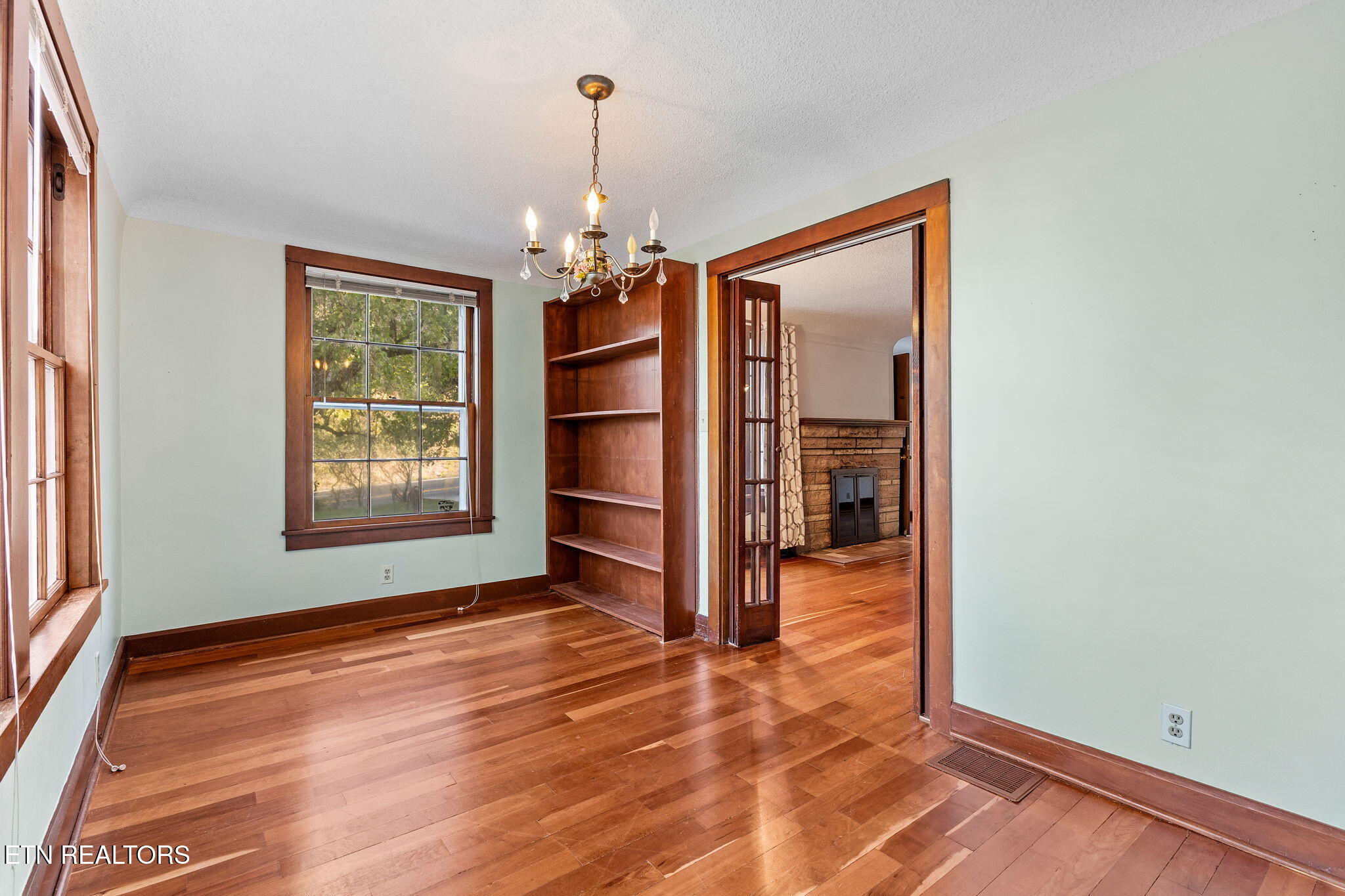 5103 Chapman Hwy