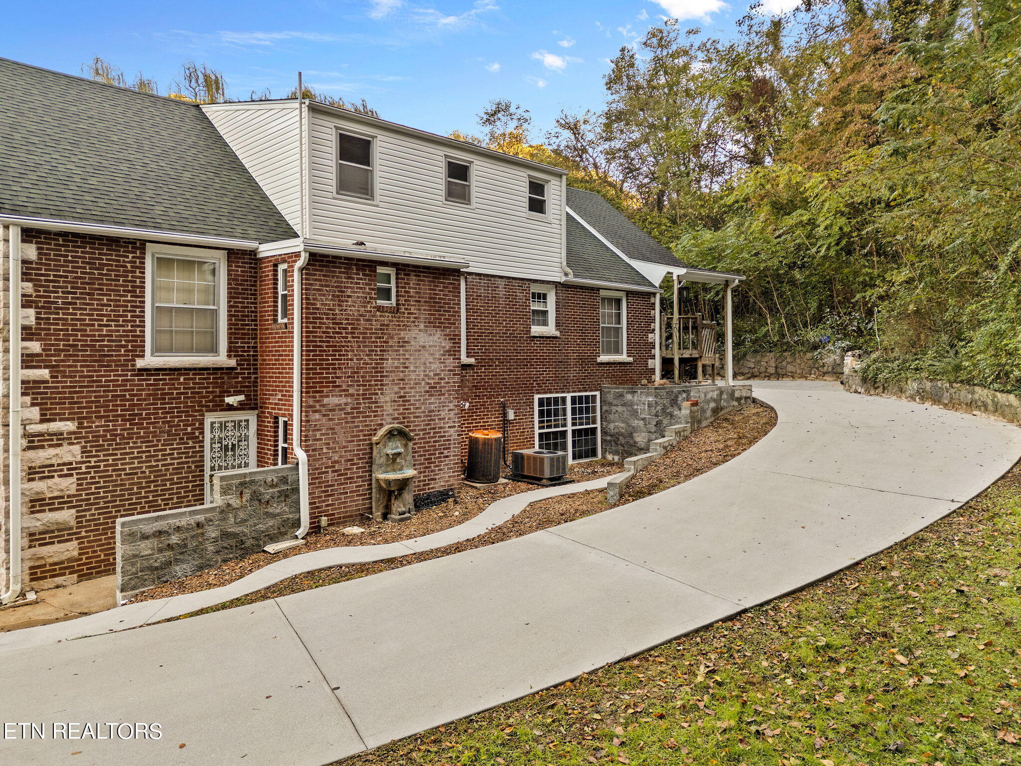 5103 Chapman Hwy
