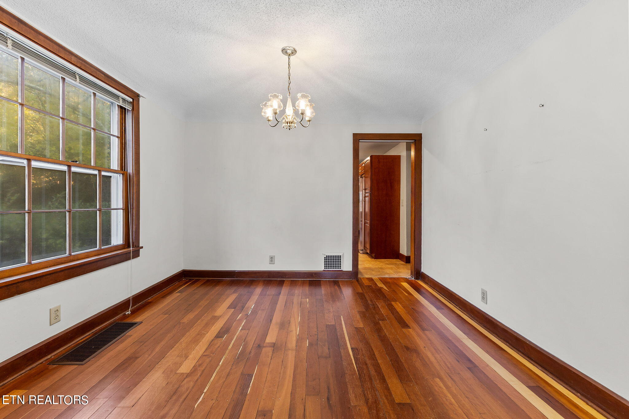 5103 Chapman Hwy