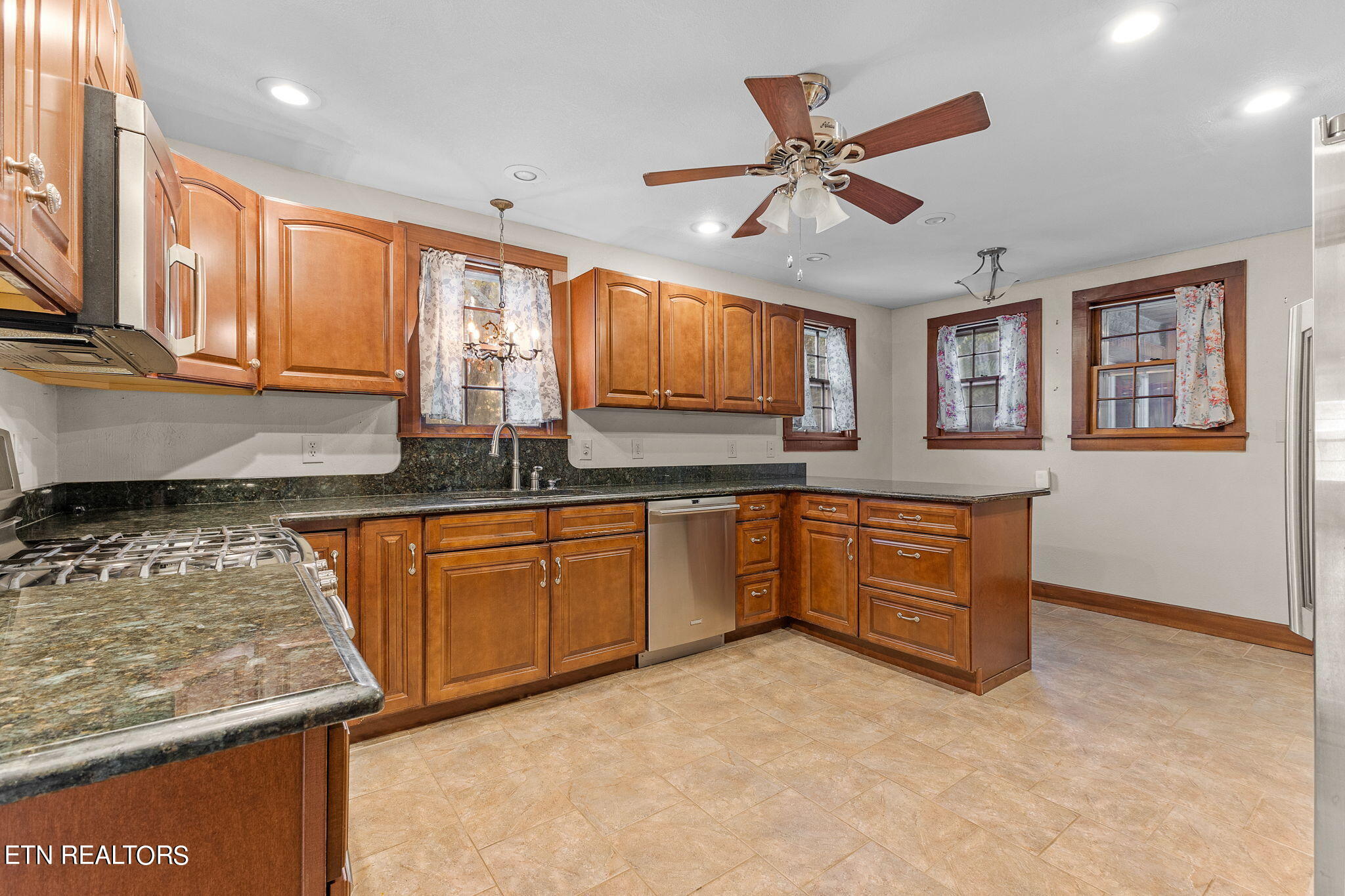 5103 Chapman Hwy