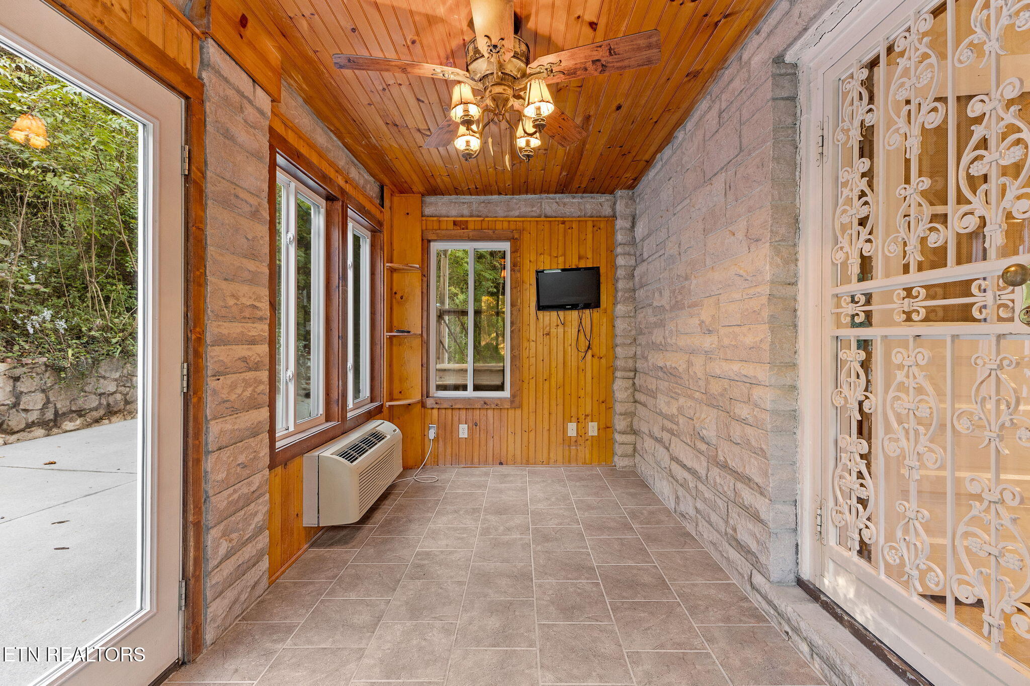 5103 Chapman Hwy