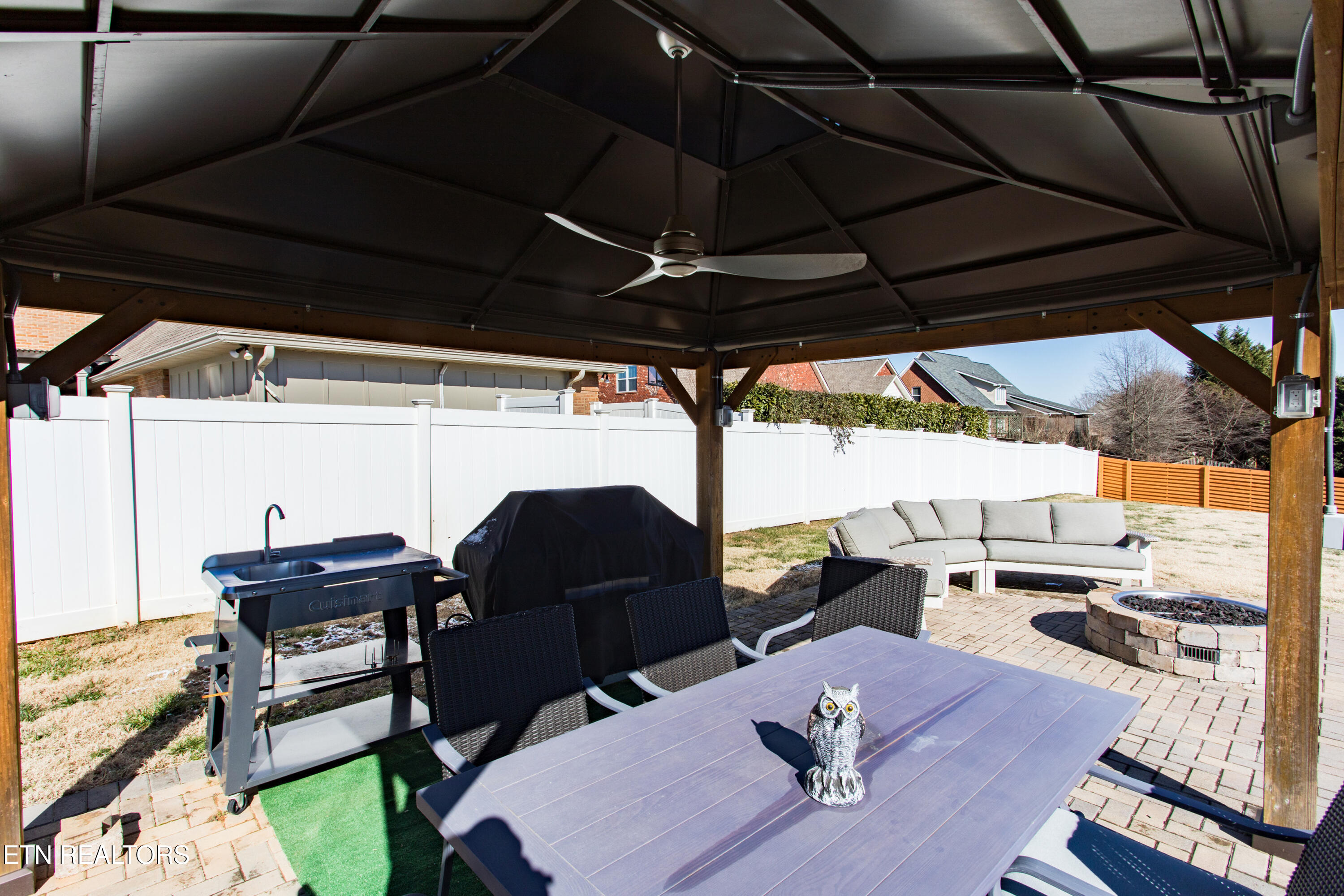 819 Royal View Drive