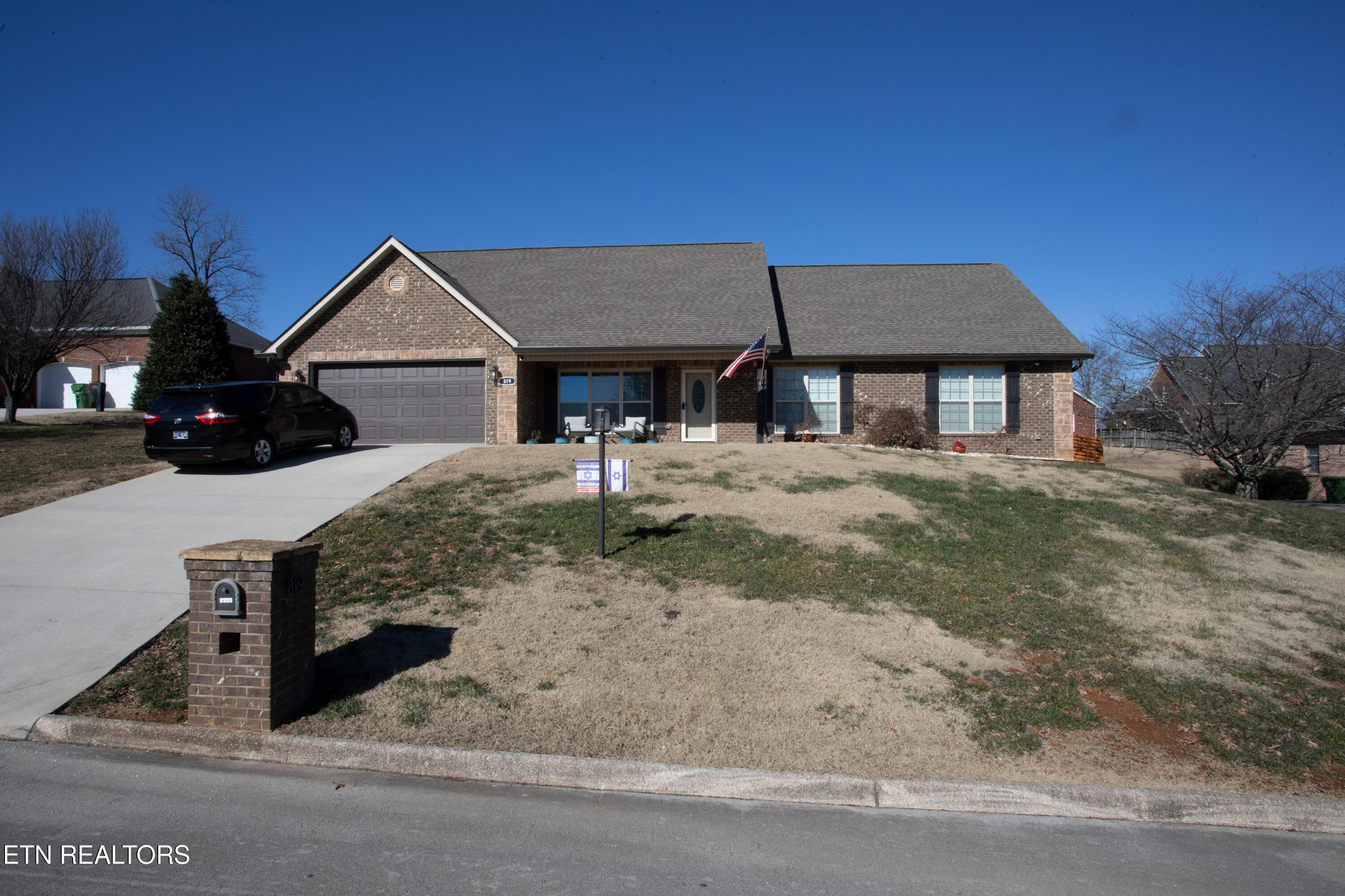 819 Royal View Drive