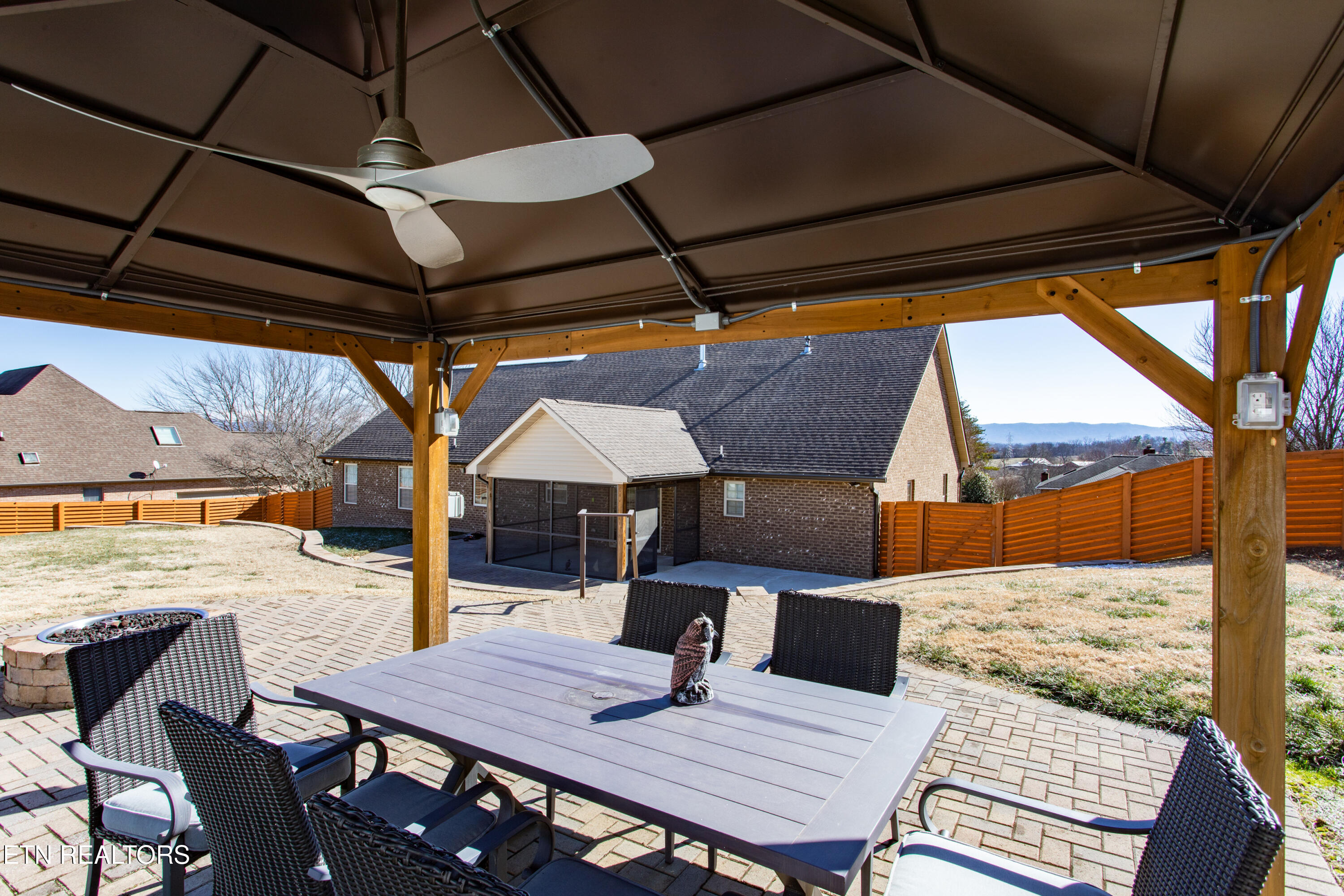 819 Royal View Drive