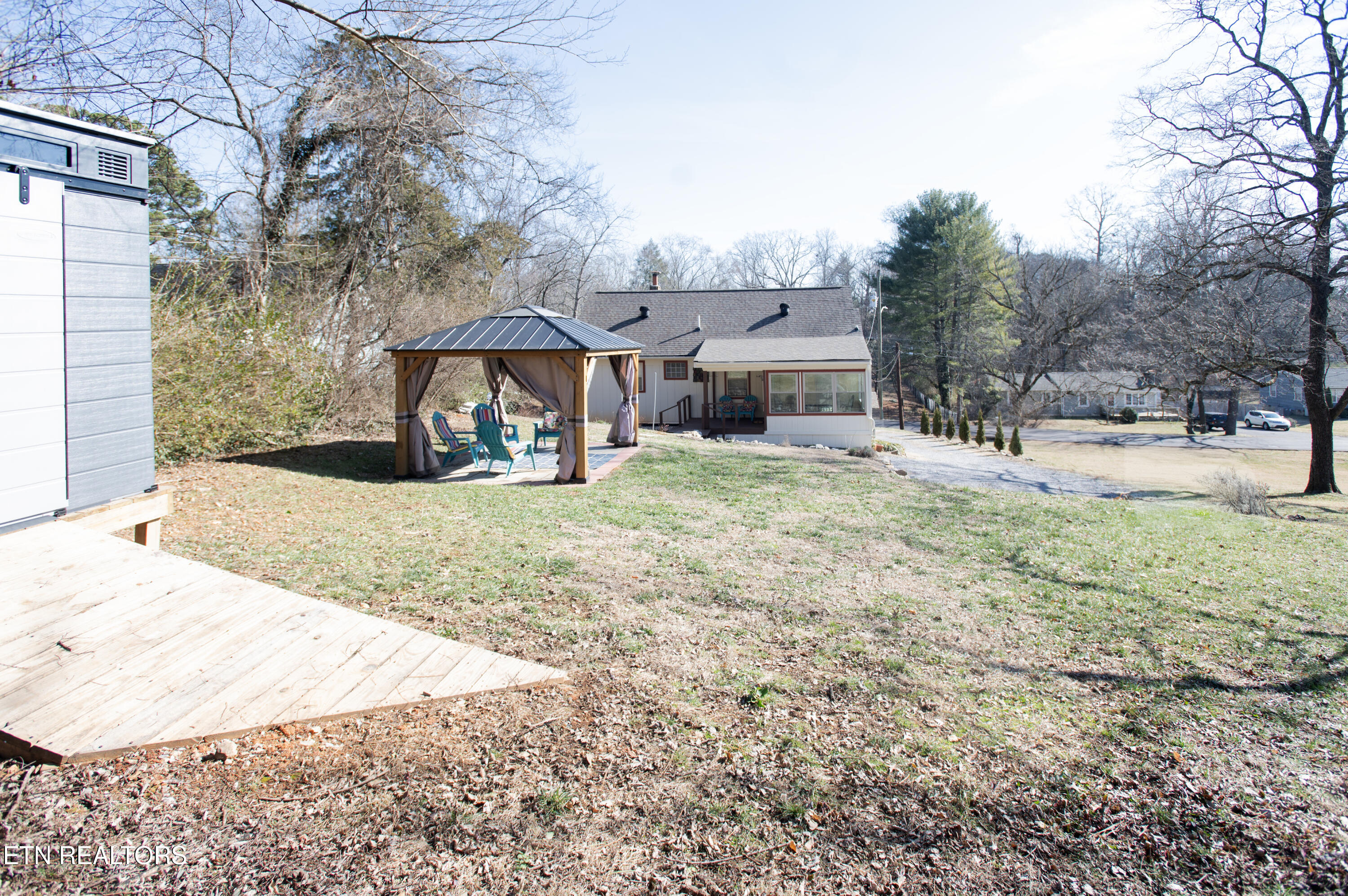 5713 Oak Rd