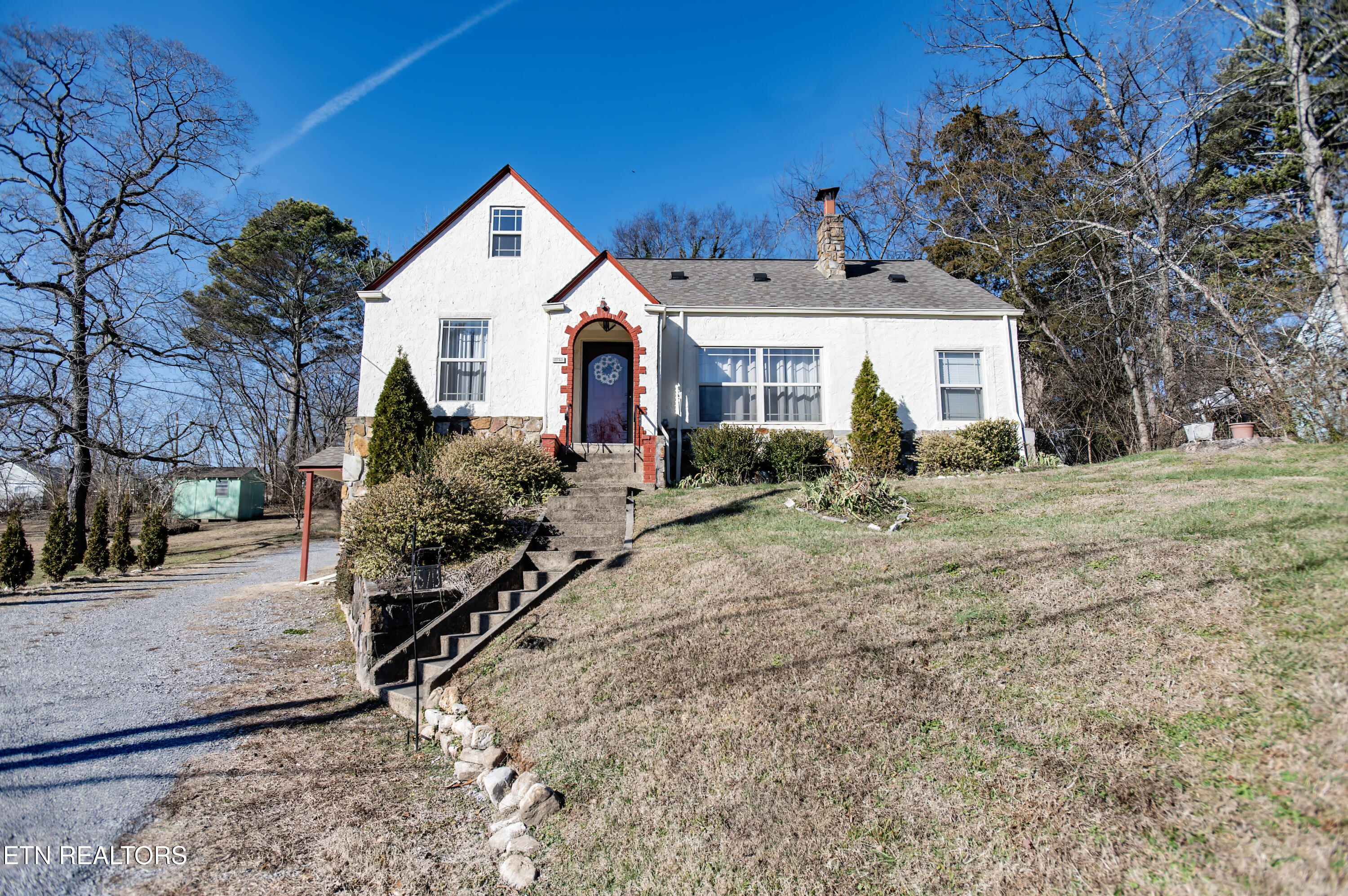 5713 Oak Rd