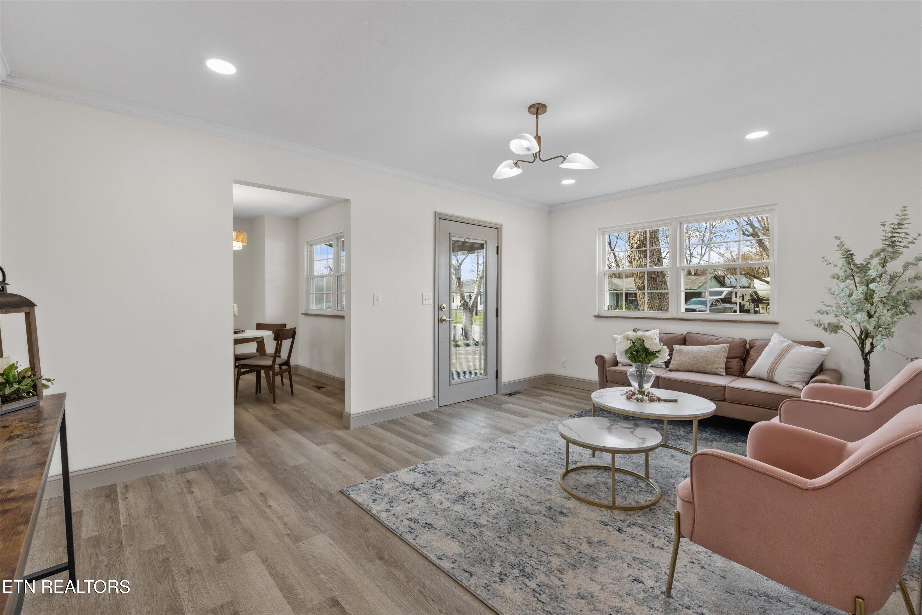 434 Defoe Circle