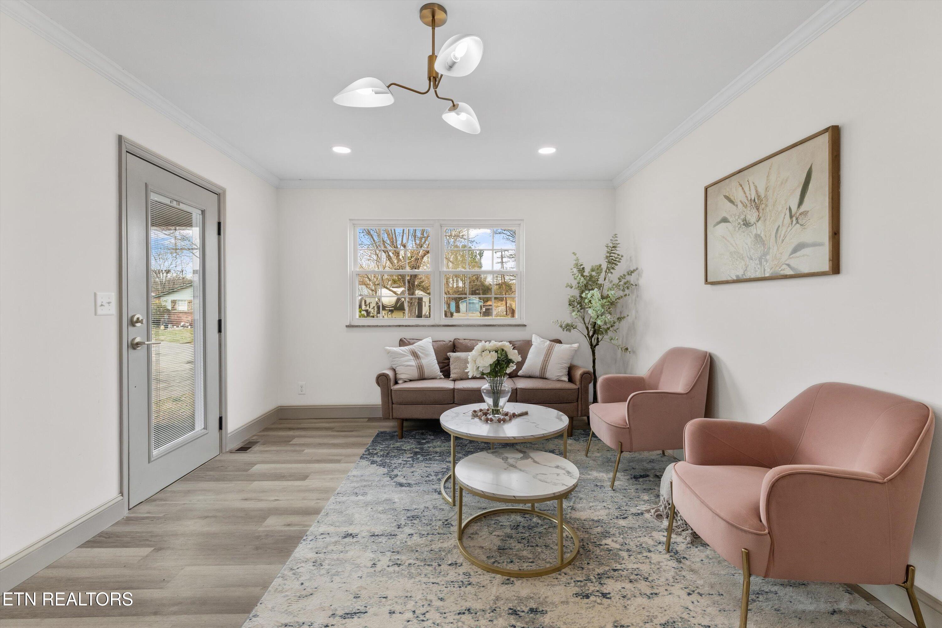 434 Defoe Circle