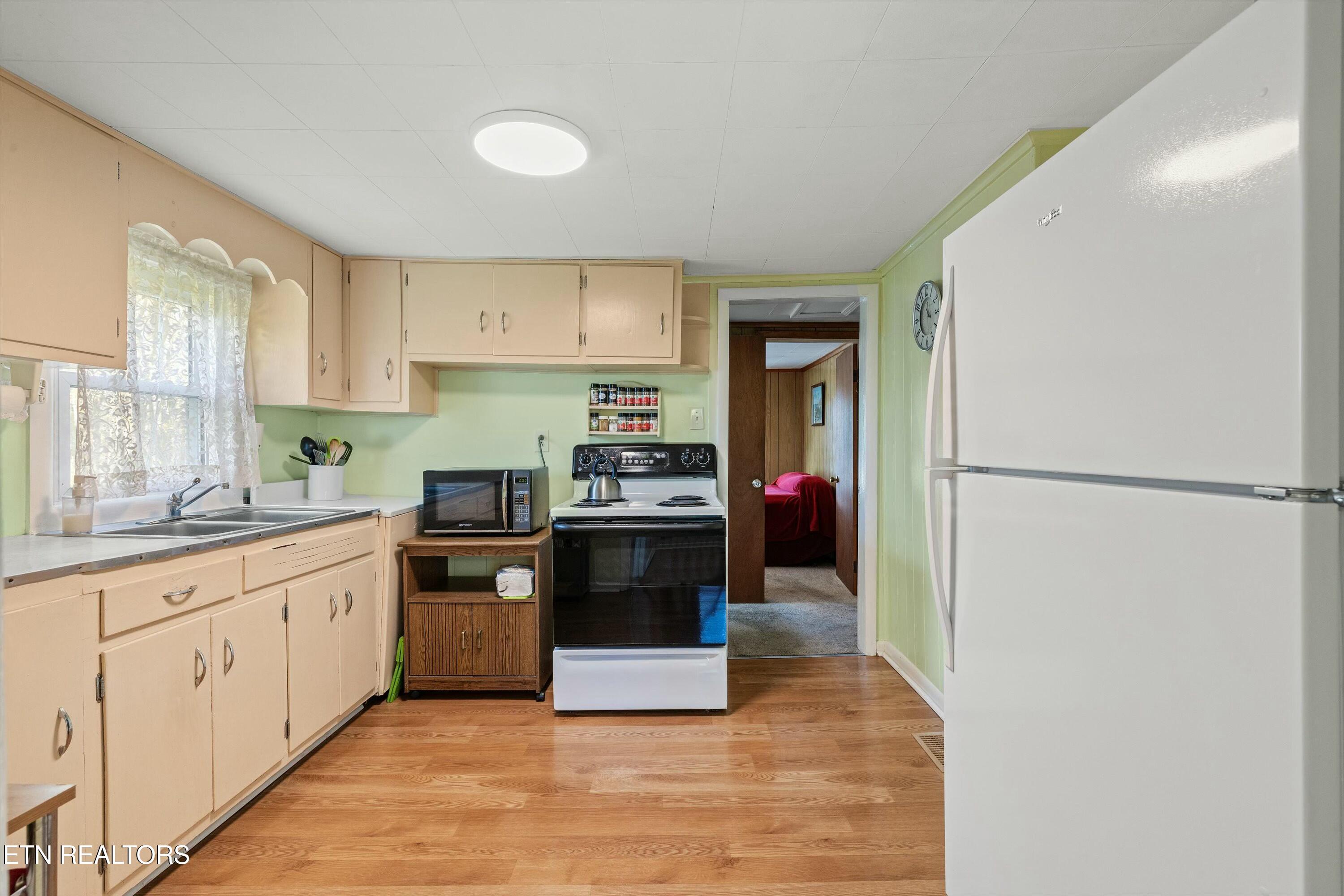 1405 Leconte Rd