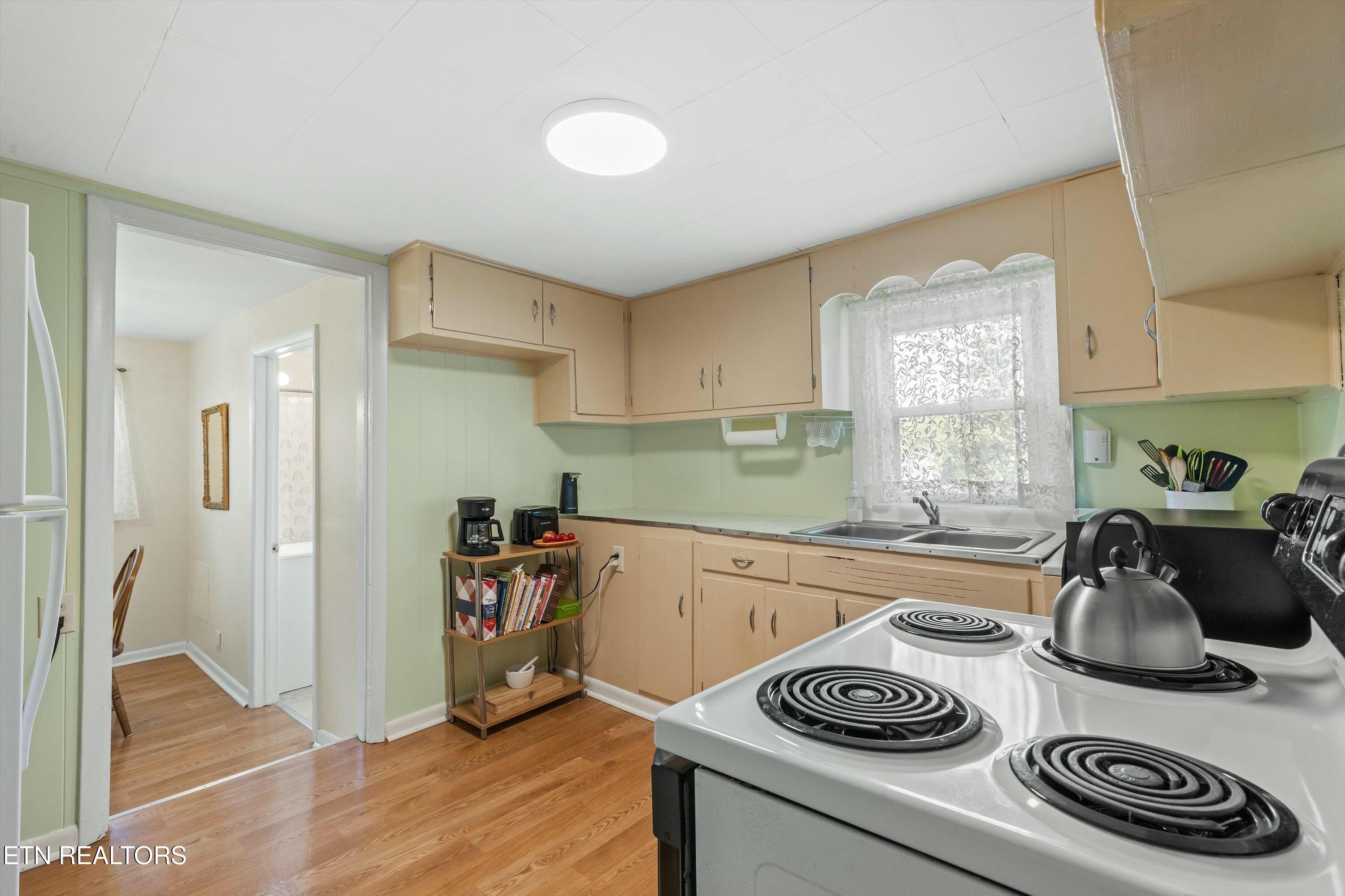 1405 Leconte Rd