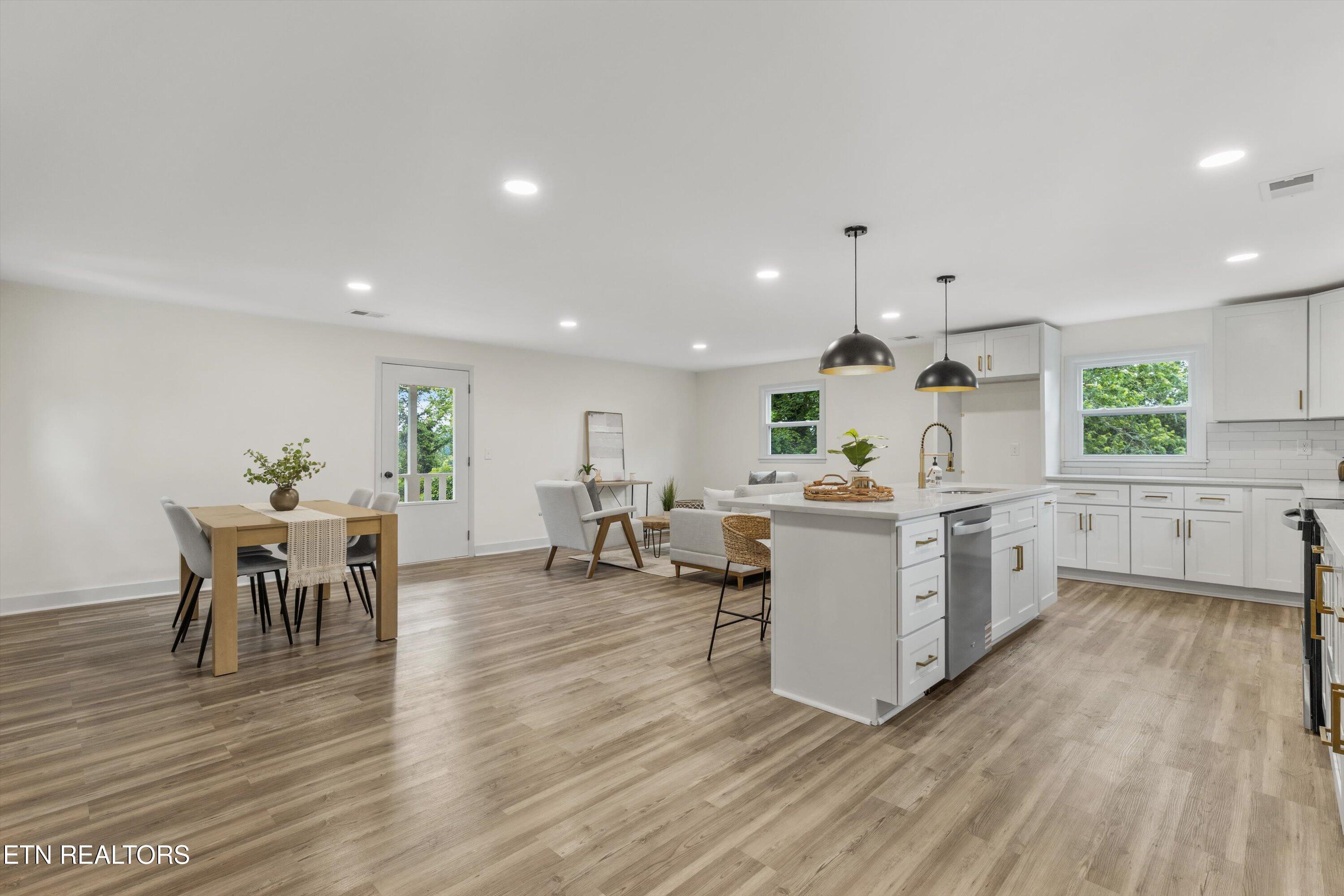 812 Sunset Drive