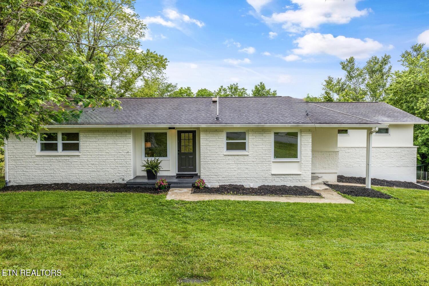 812 Sunset Drive
