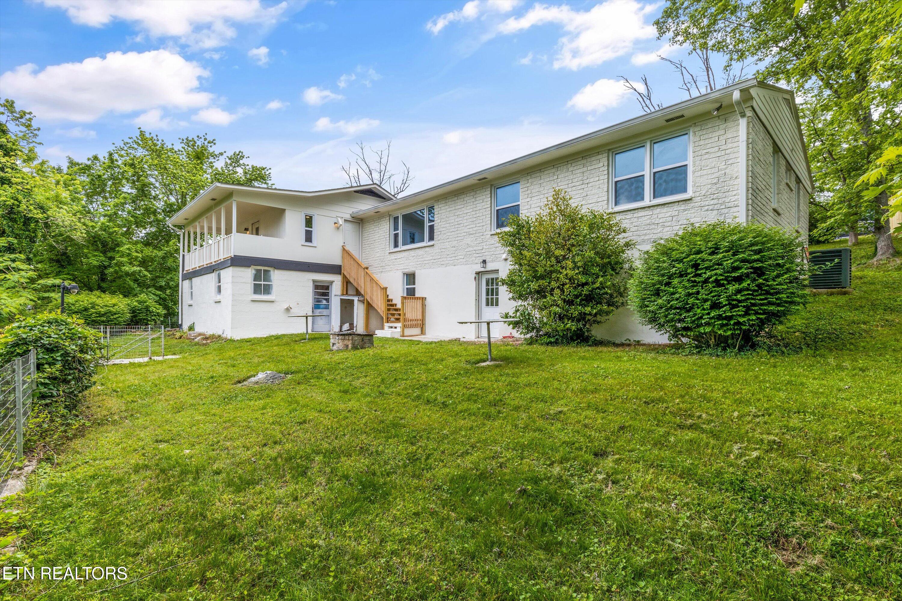 812 Sunset Drive
