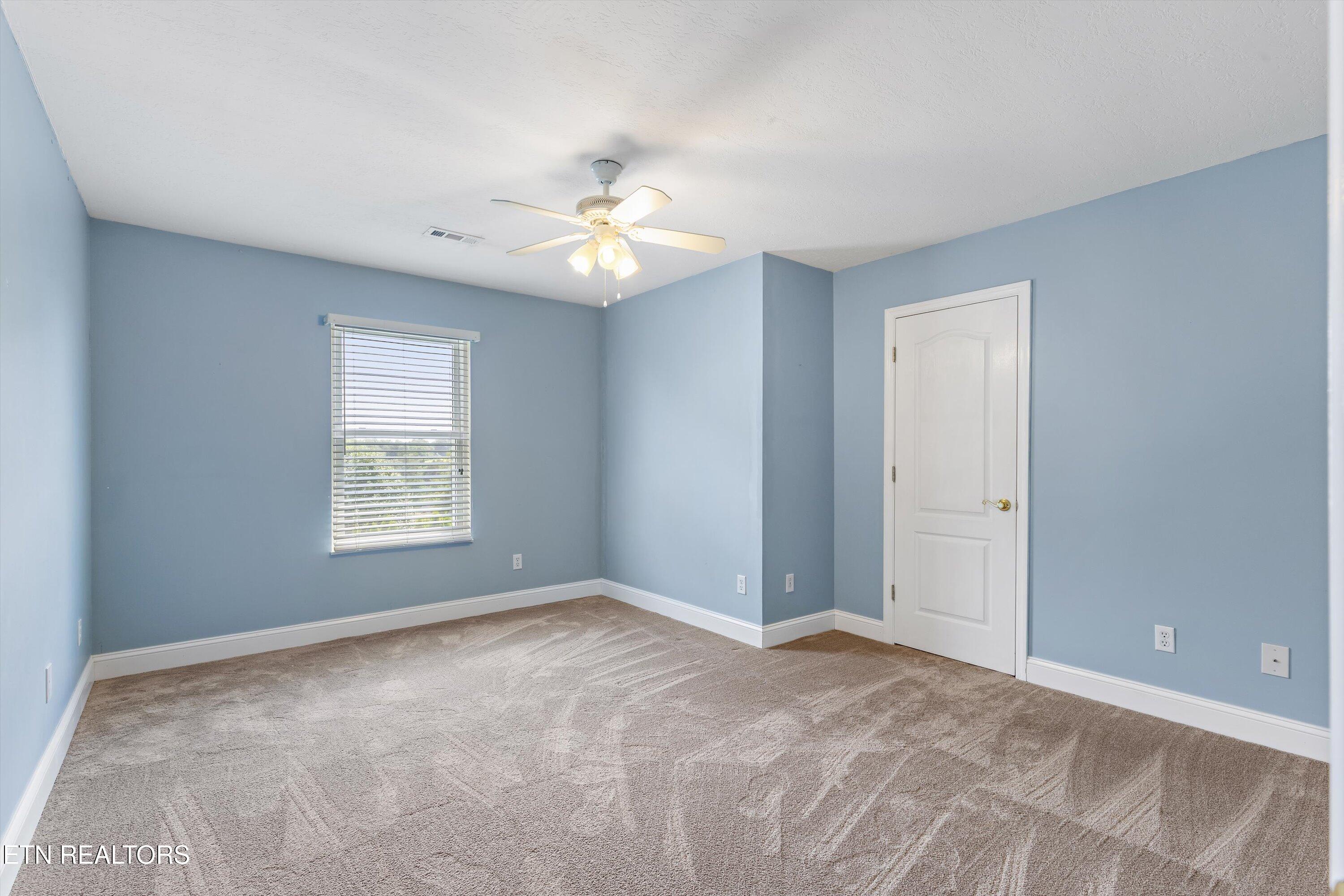 7801 Scenic Oaks Rd, Knoxville