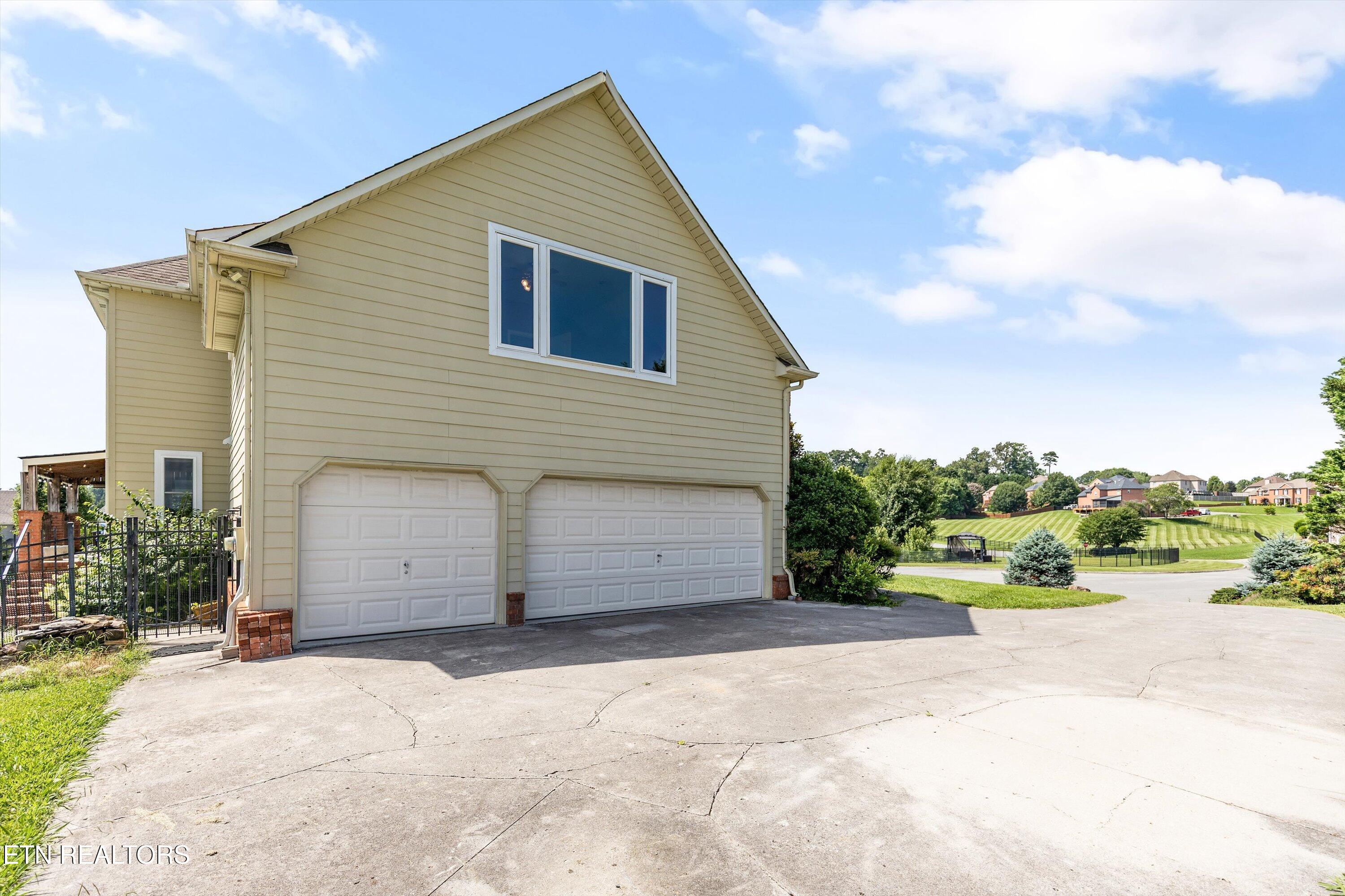7801 Scenic Oaks Rd, Knoxville