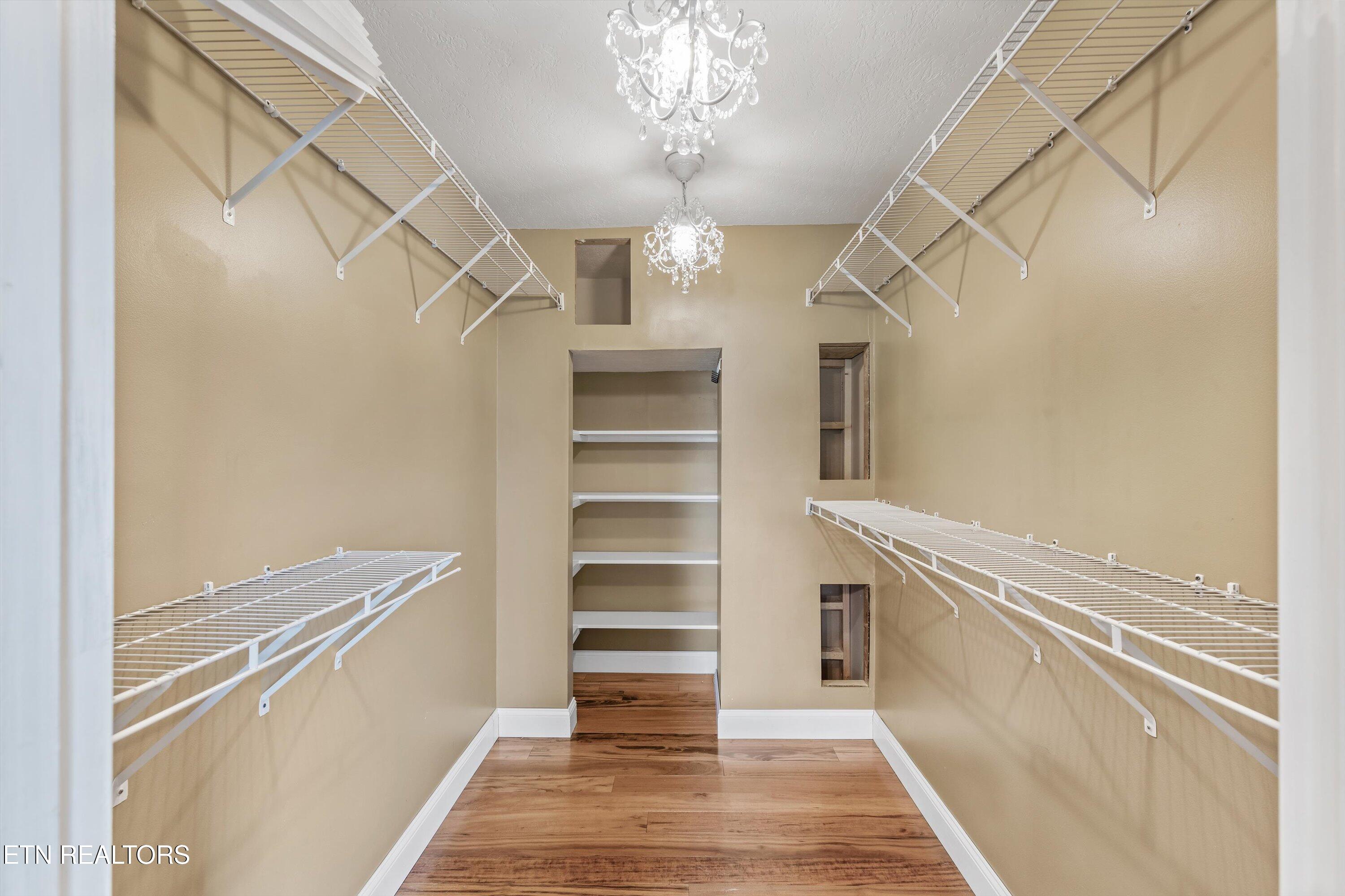 7801 Scenic Oaks Rd, Knoxville