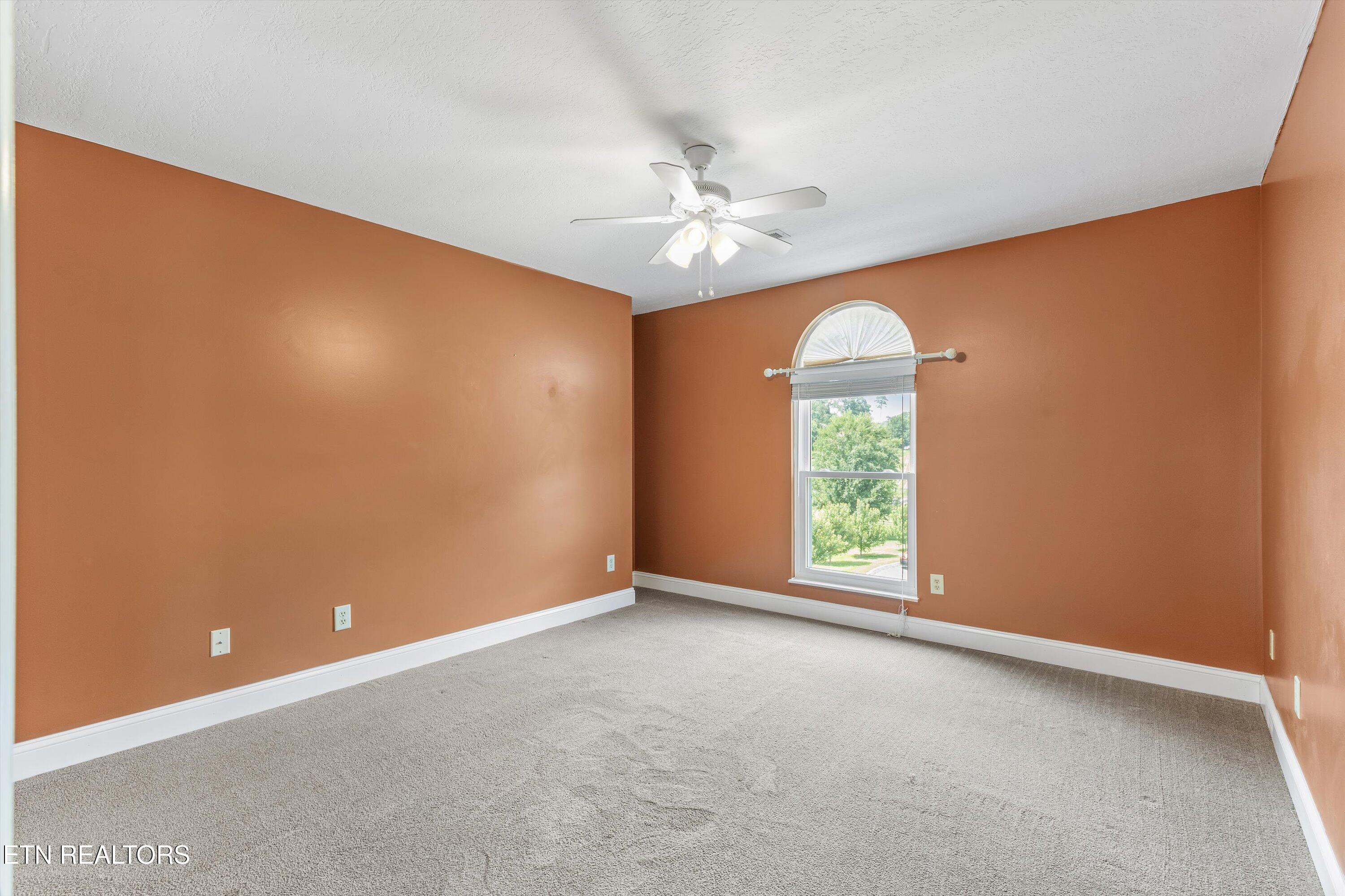 7801 Scenic Oaks Rd, Knoxville