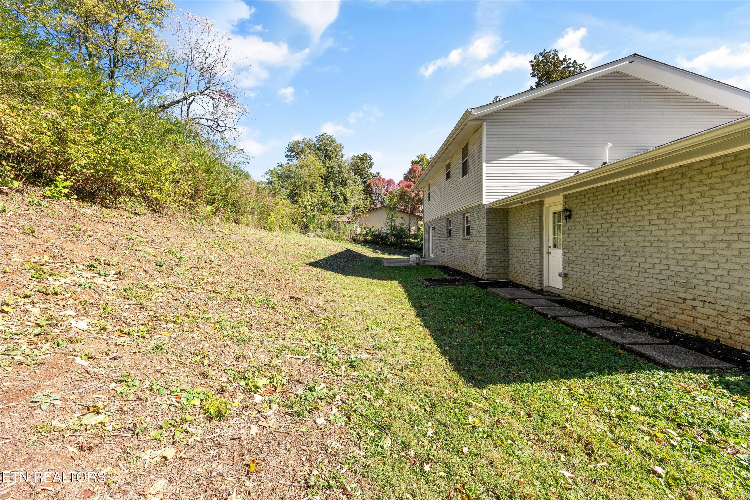 5413 NW Smoky Trail Tr