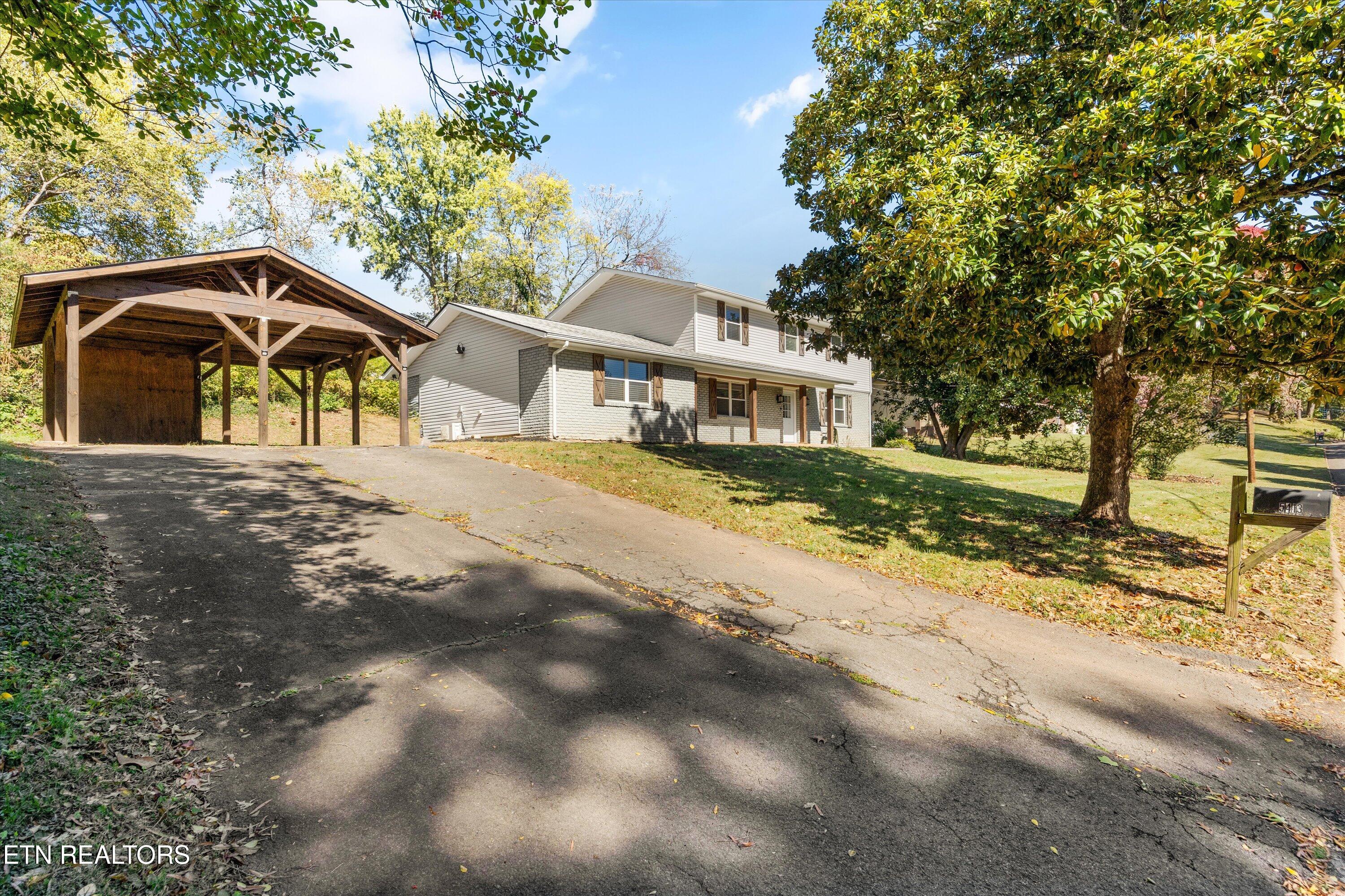 5413 NW Smoky Trail Tr