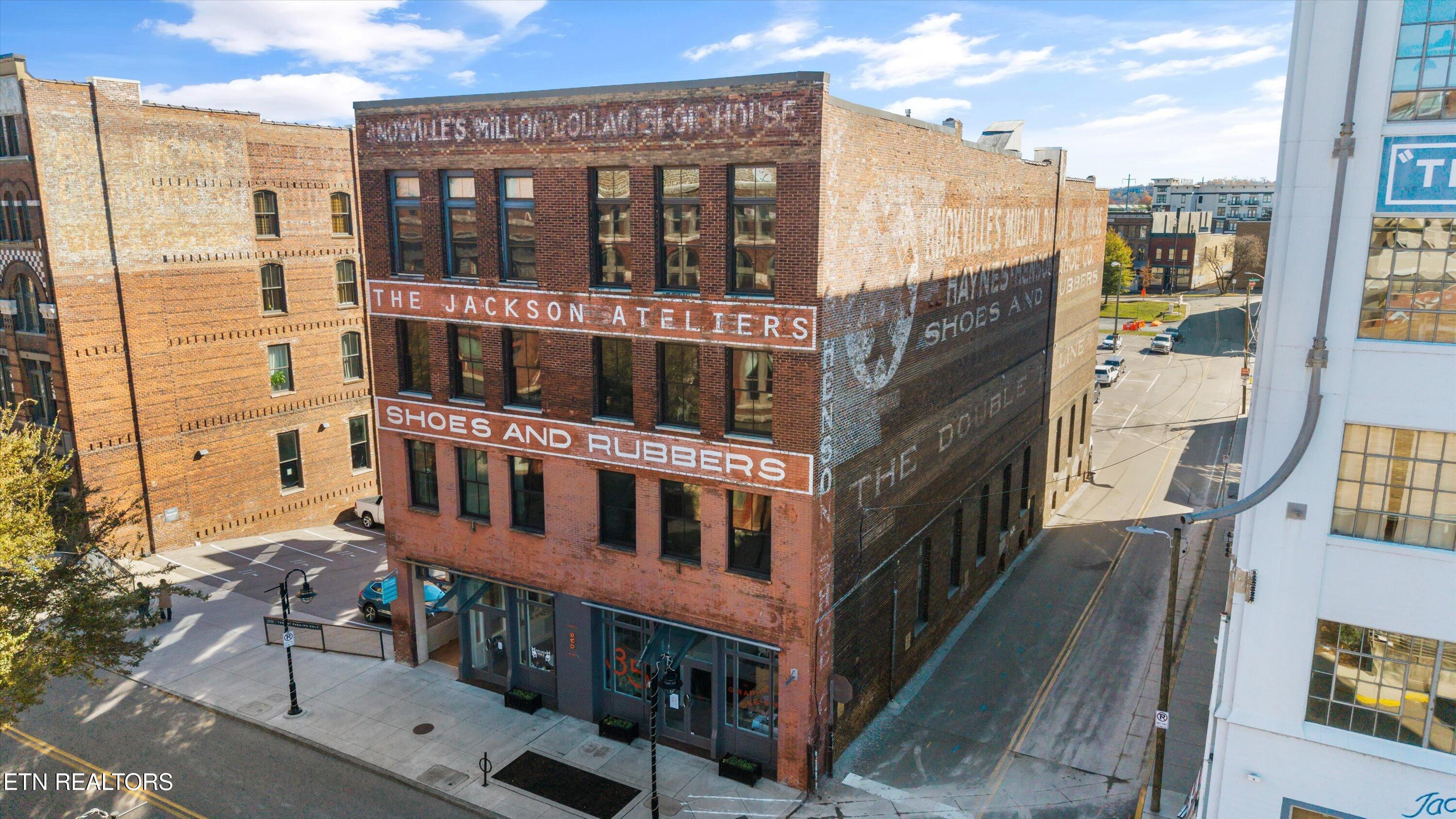 130 W Jackson Ave 302