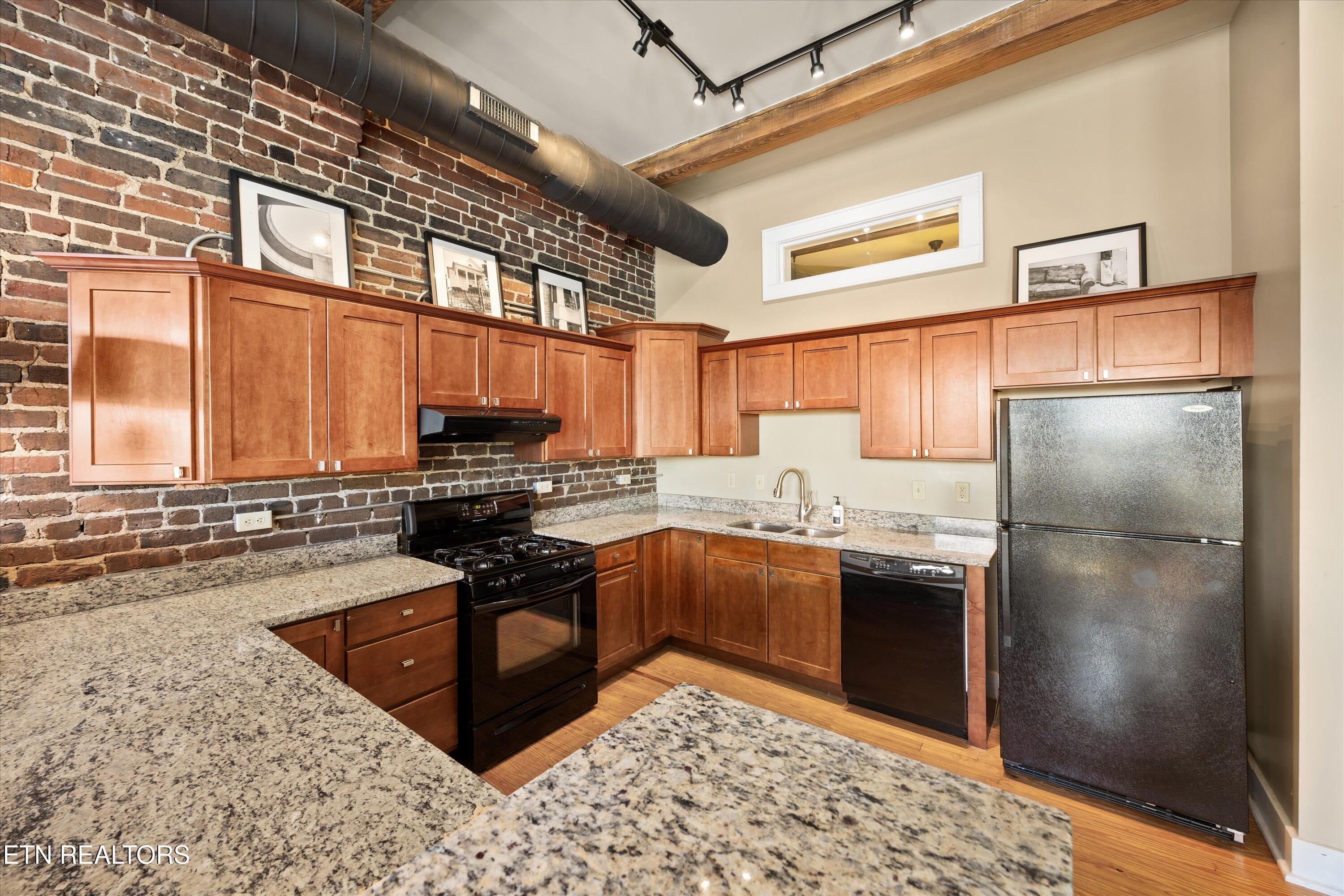 130 W Jackson Ave 302