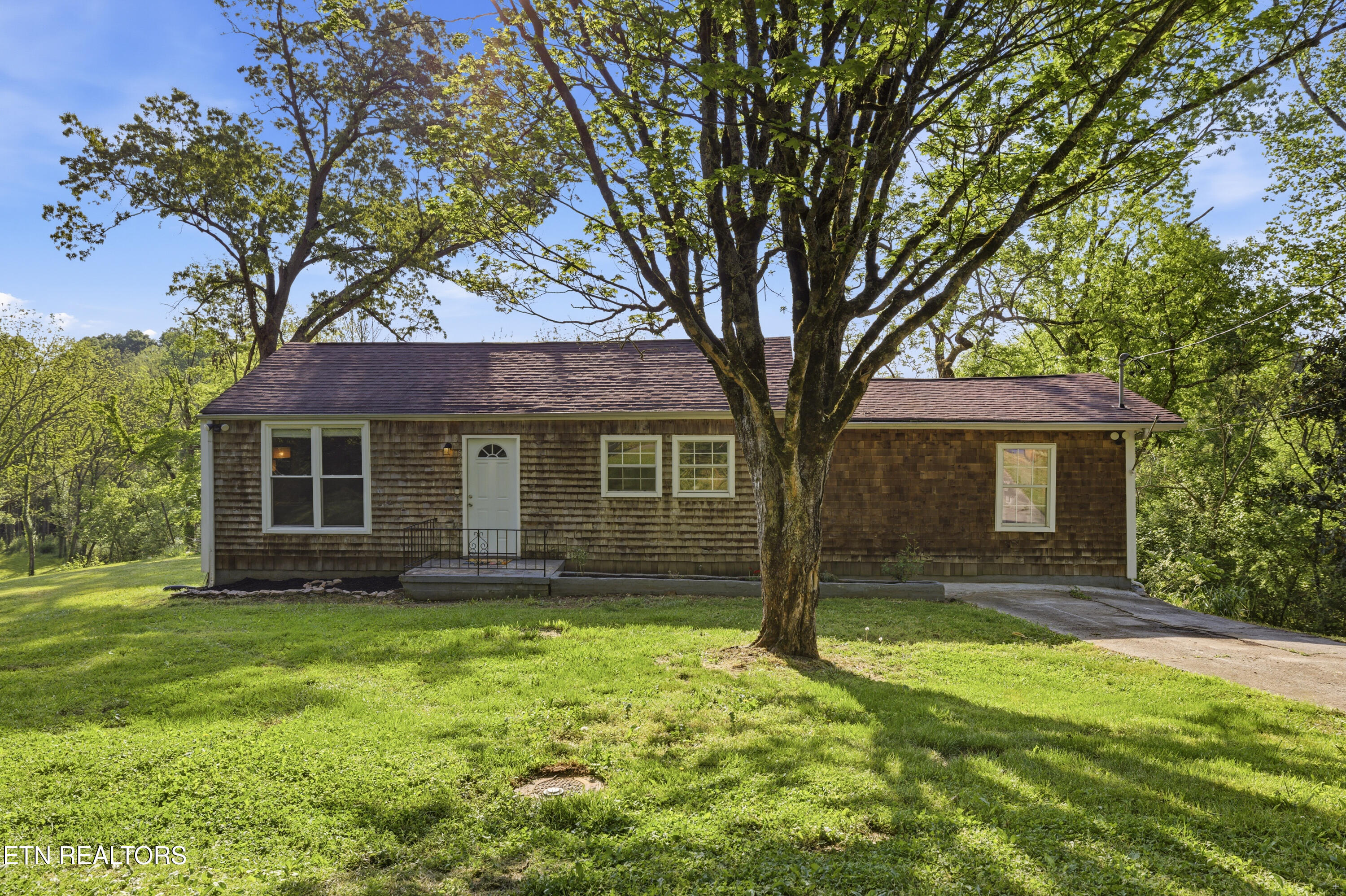 5312 Avis Lane