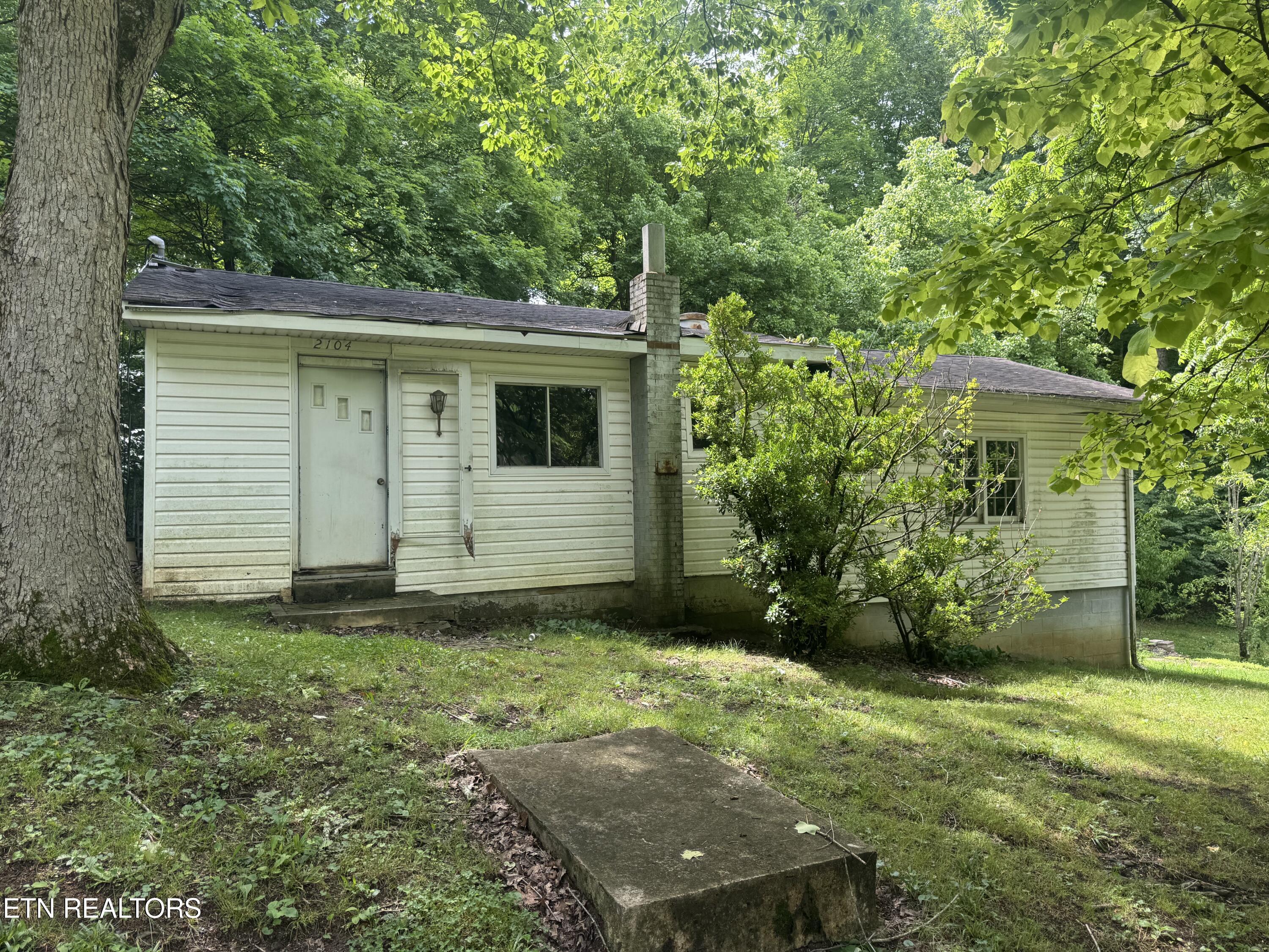 2104 Stock Creek Rd