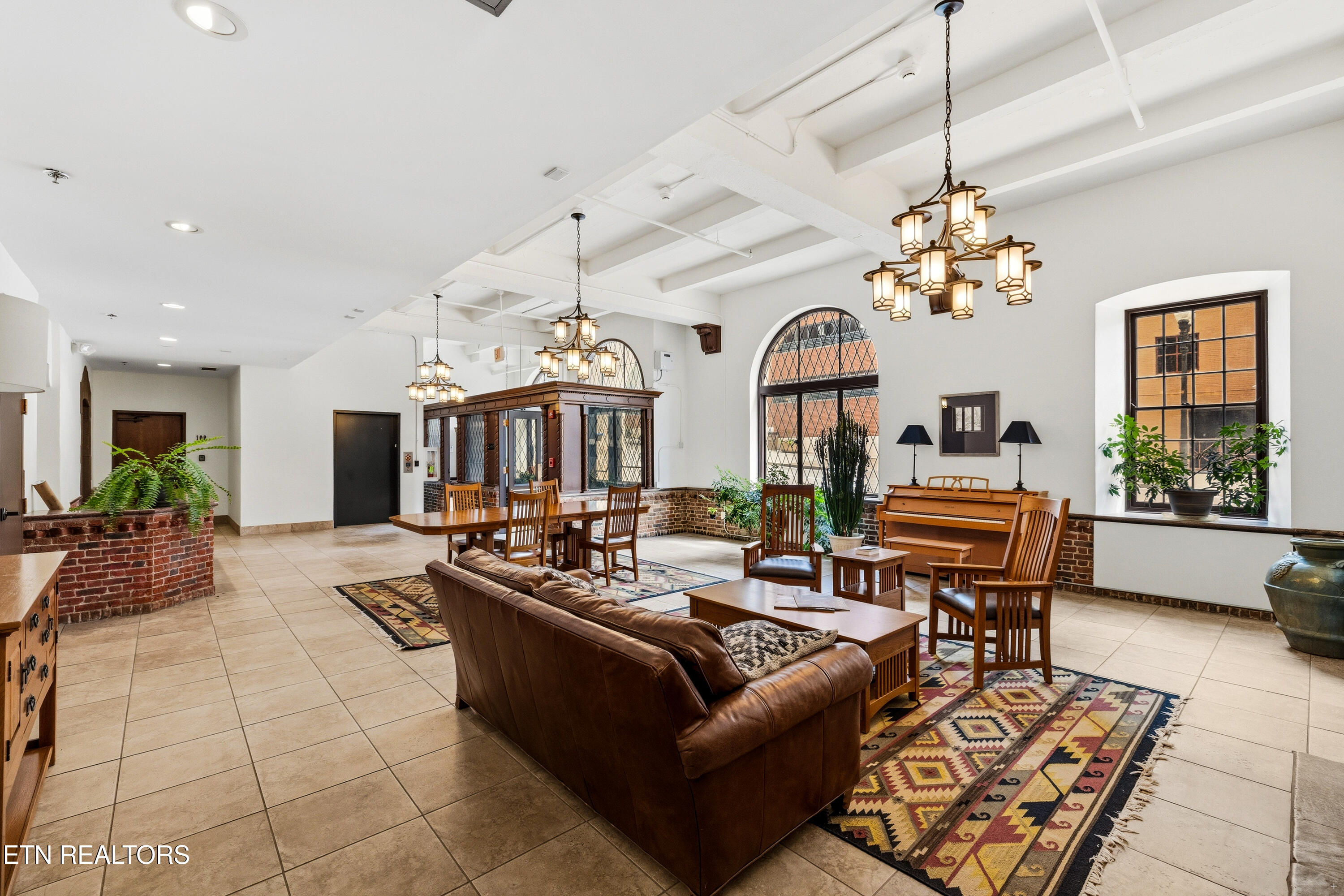 535 Locust St 301
