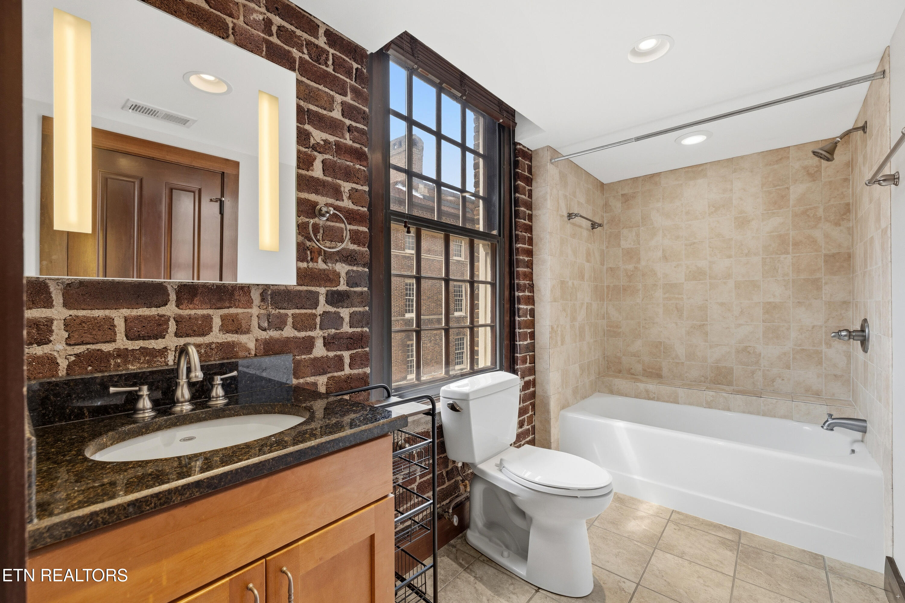 535 Locust St 301