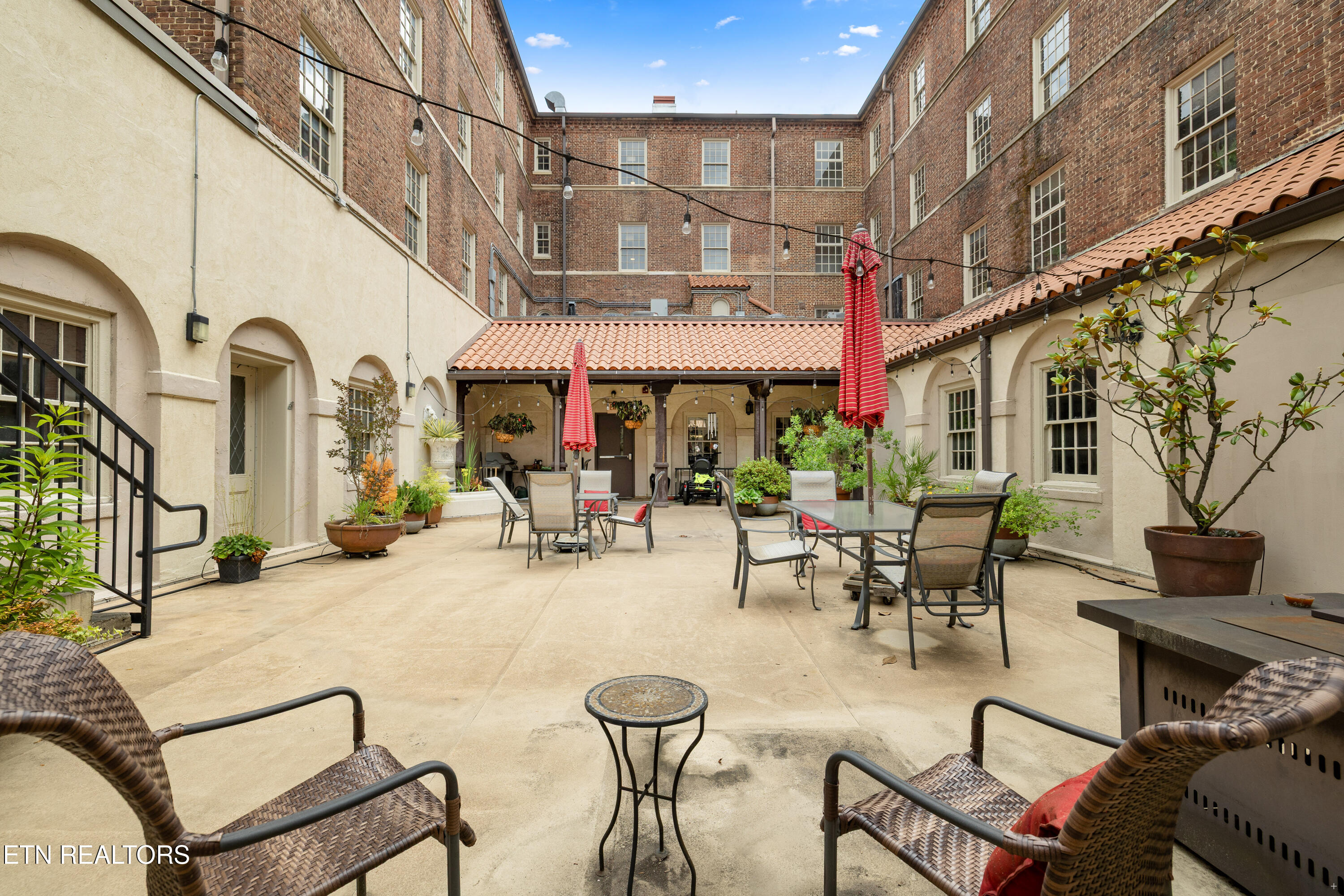 535 Locust St 301