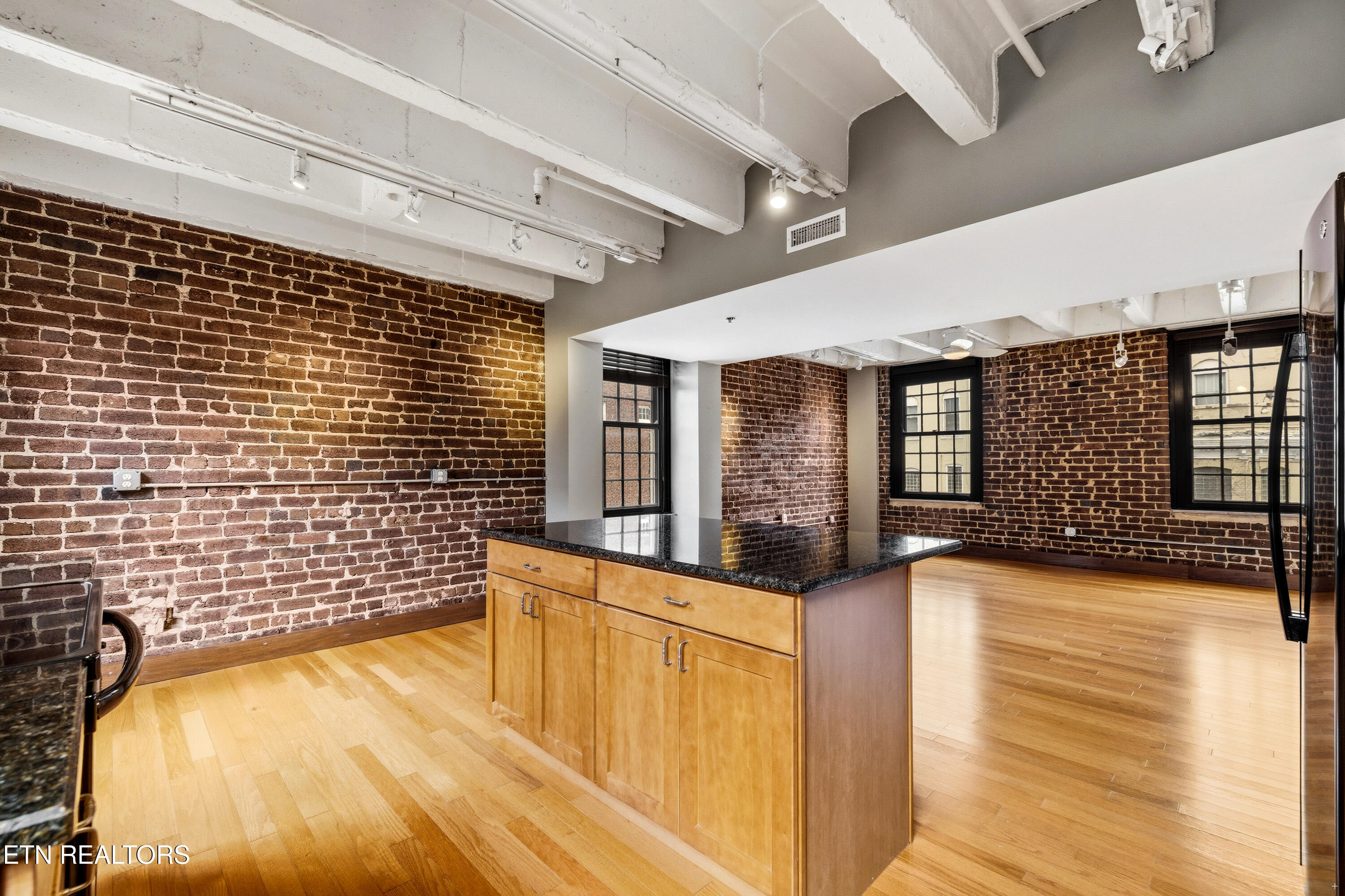 535 Locust St 301