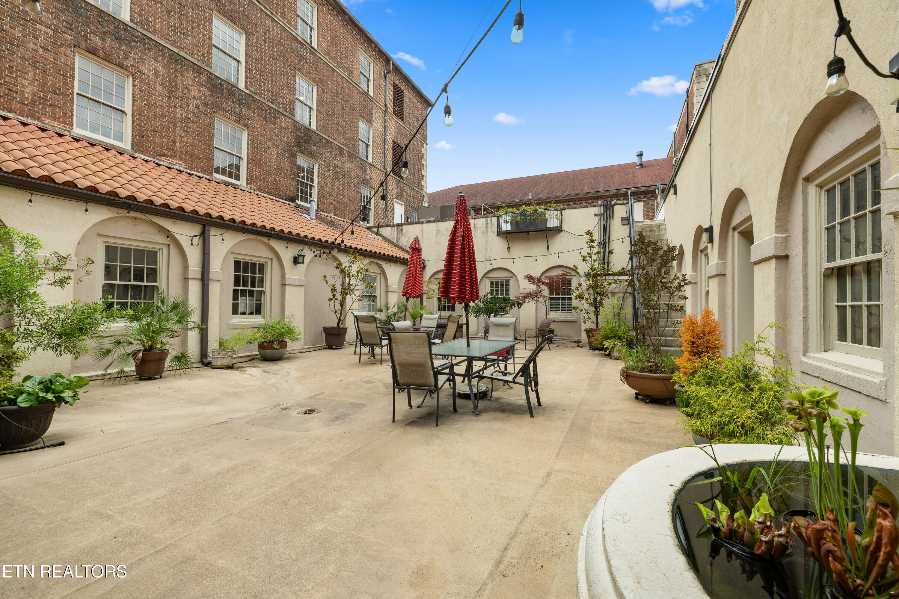 535 Locust St 301