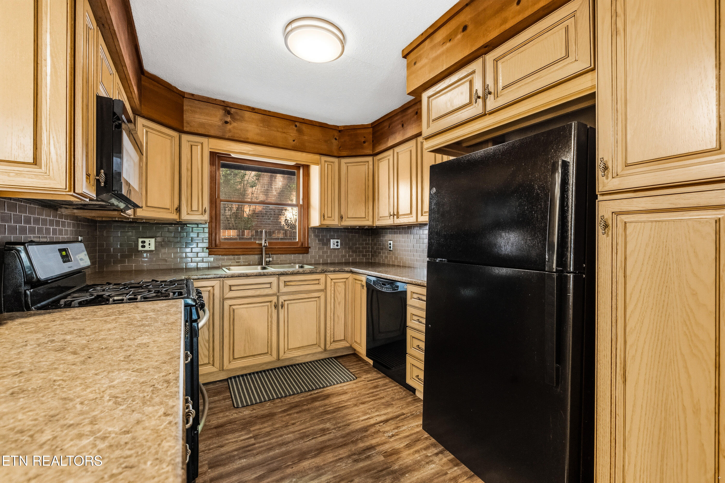 2529 Tall Pine Lane