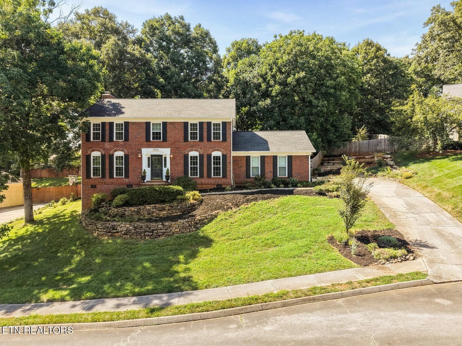 8409 Thornbury Court