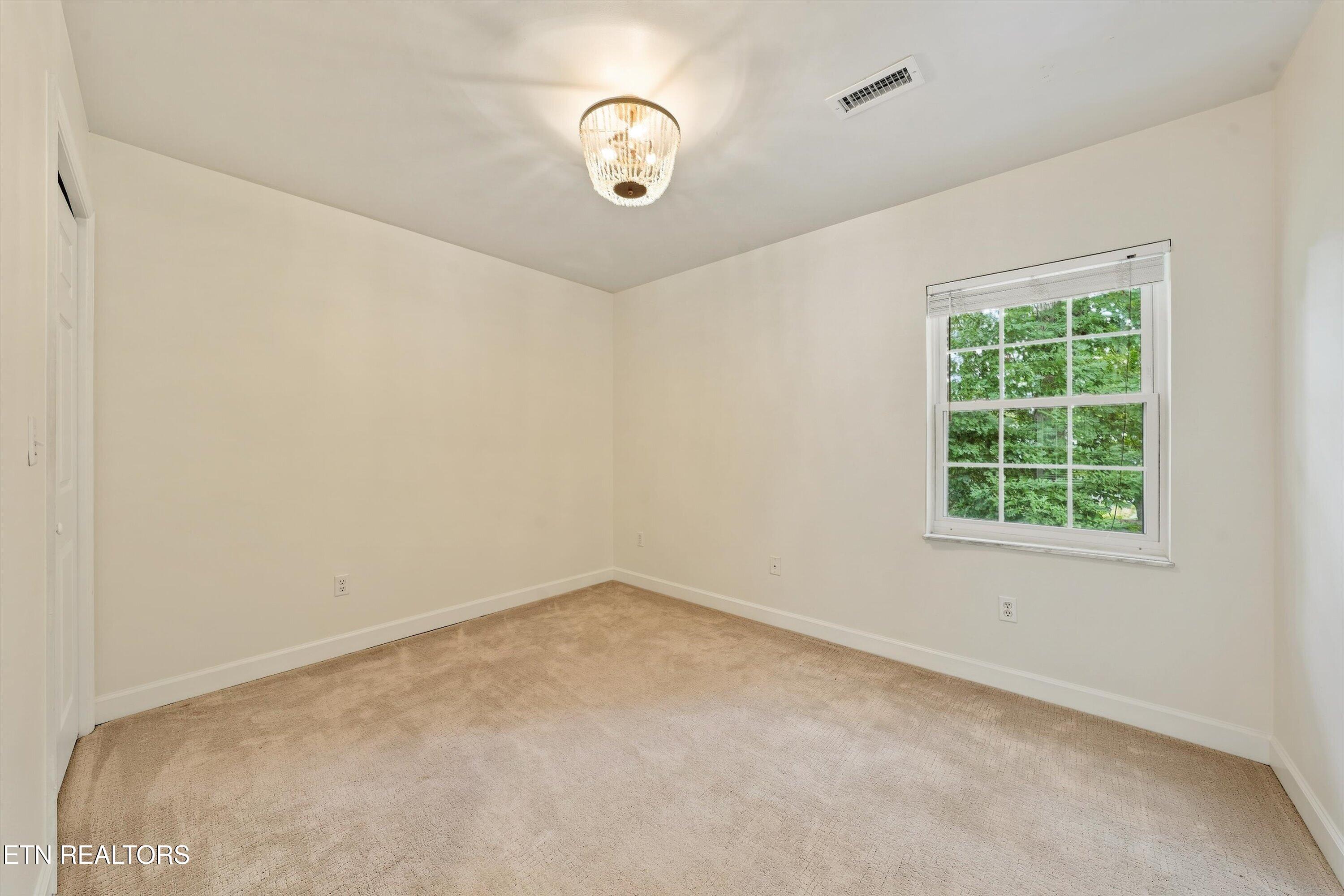 8409 Thornbury Court