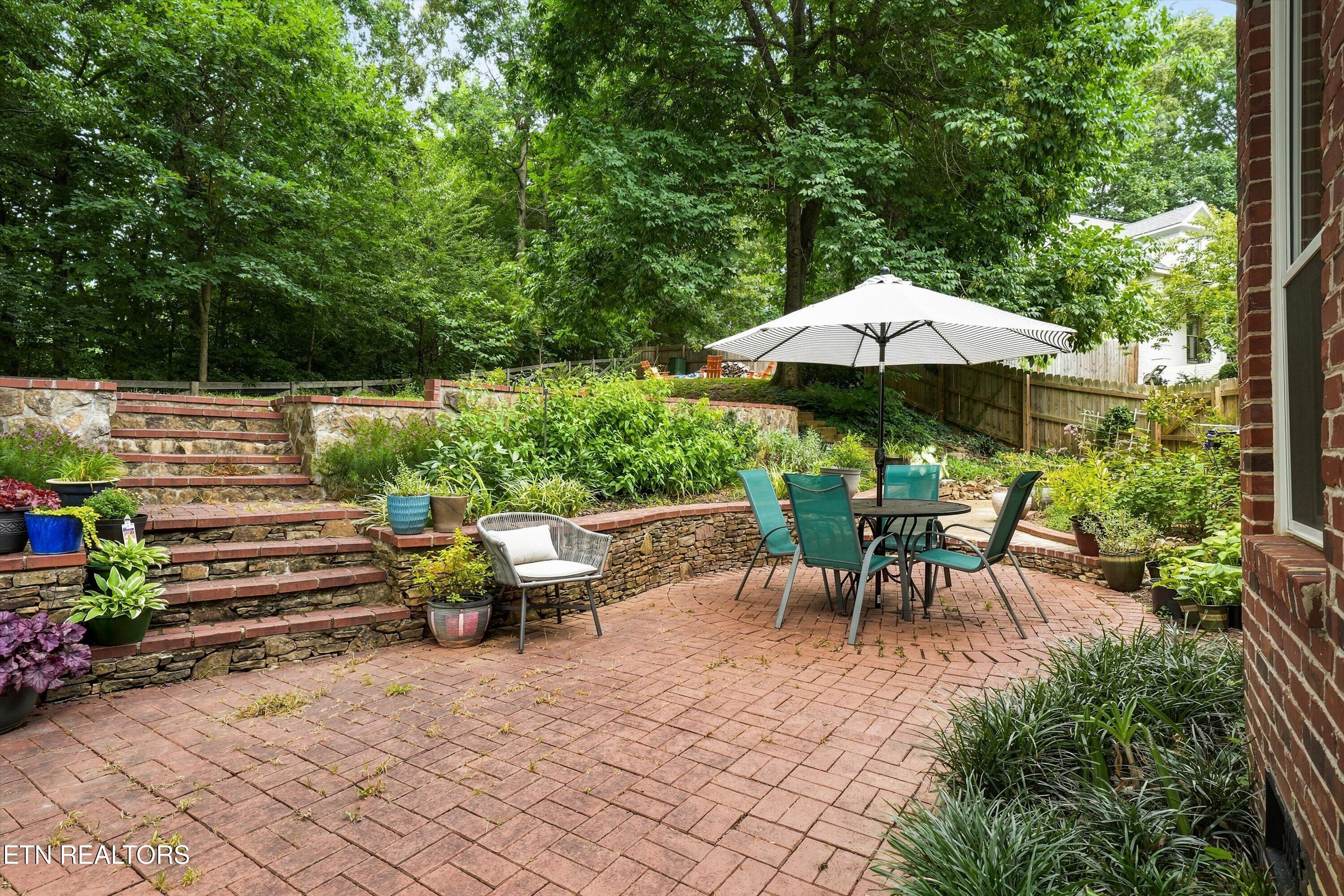 8409 Thornbury Court