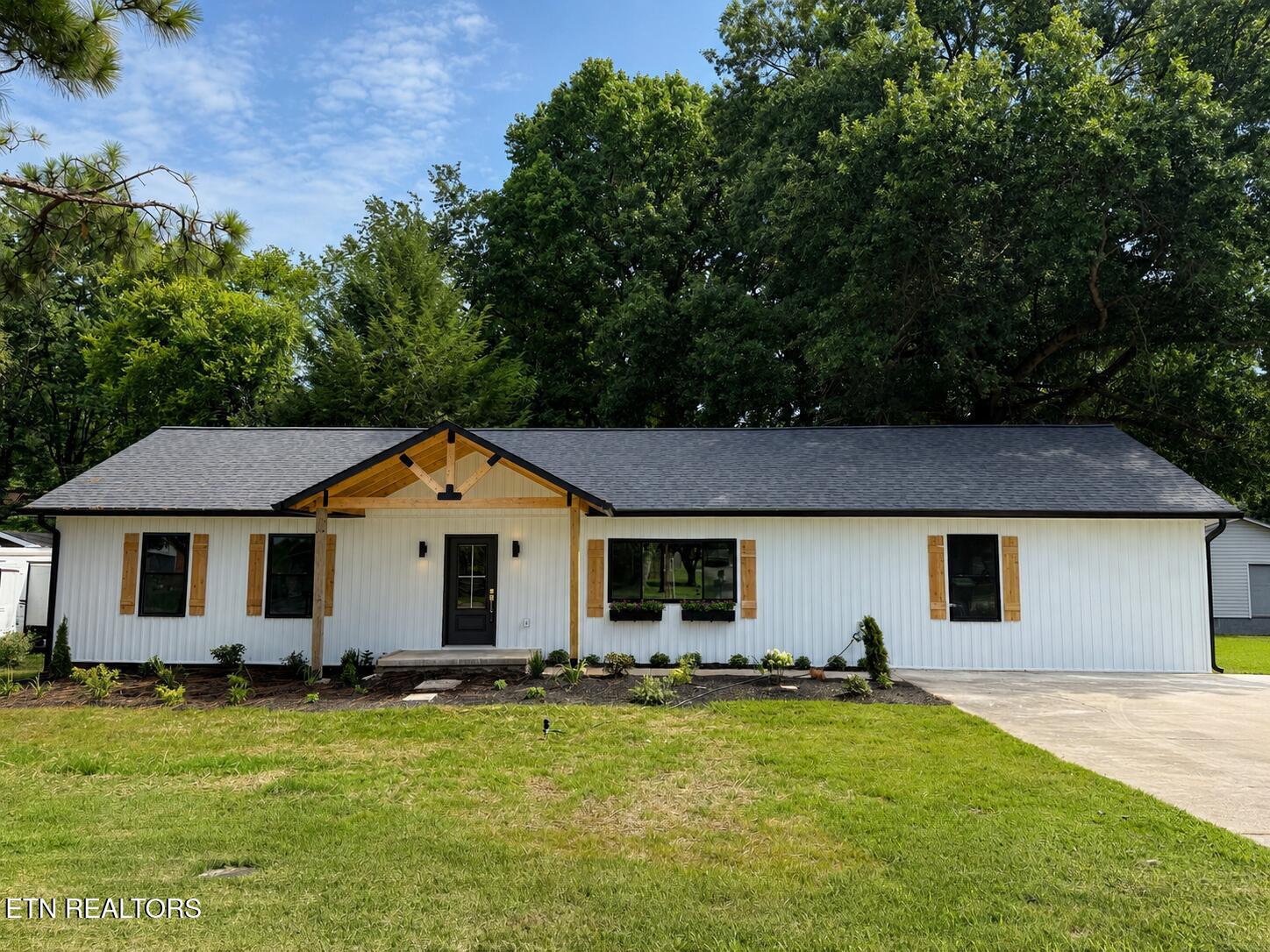 412 Sherwood Drive