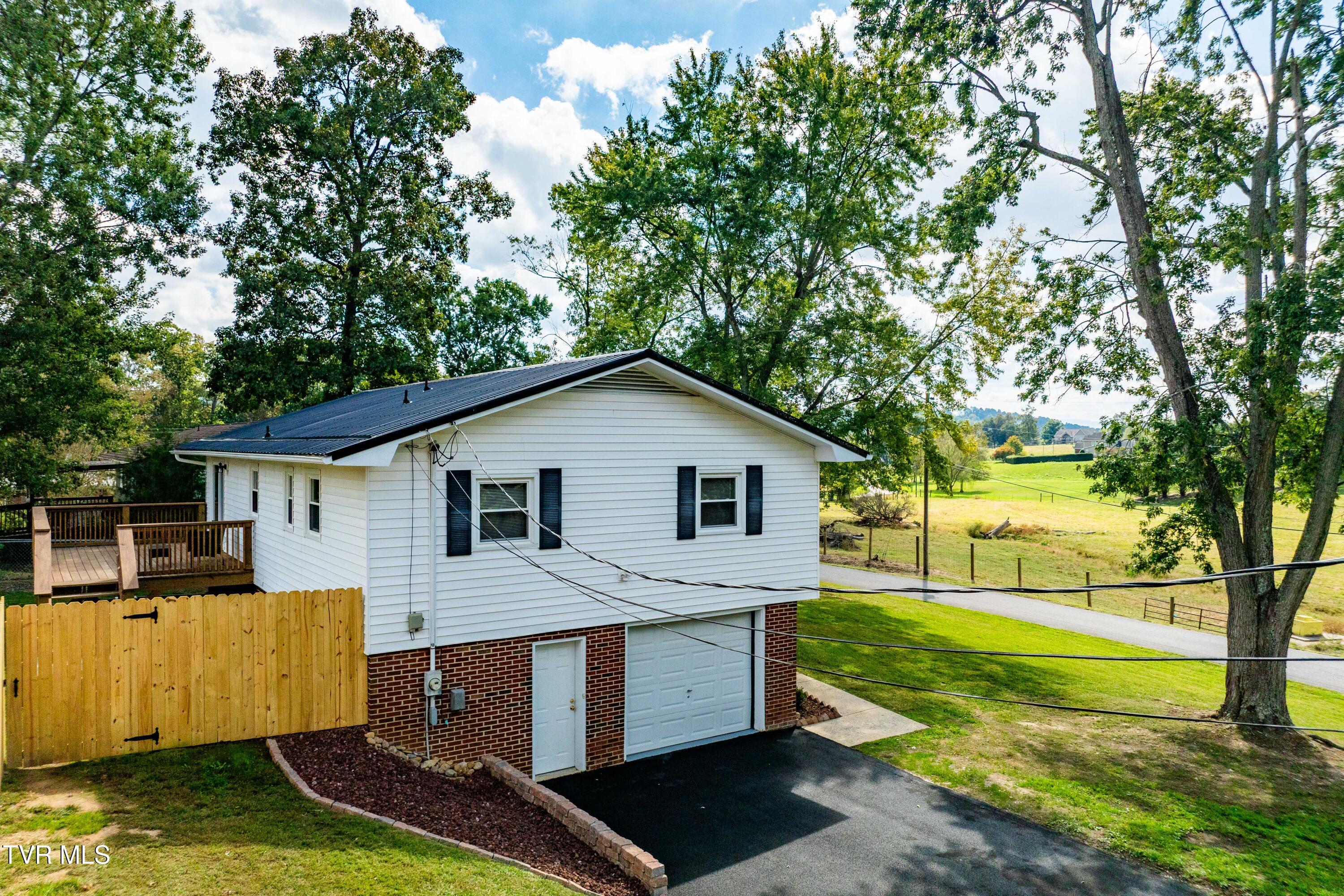 118 Greenmeadow Lane