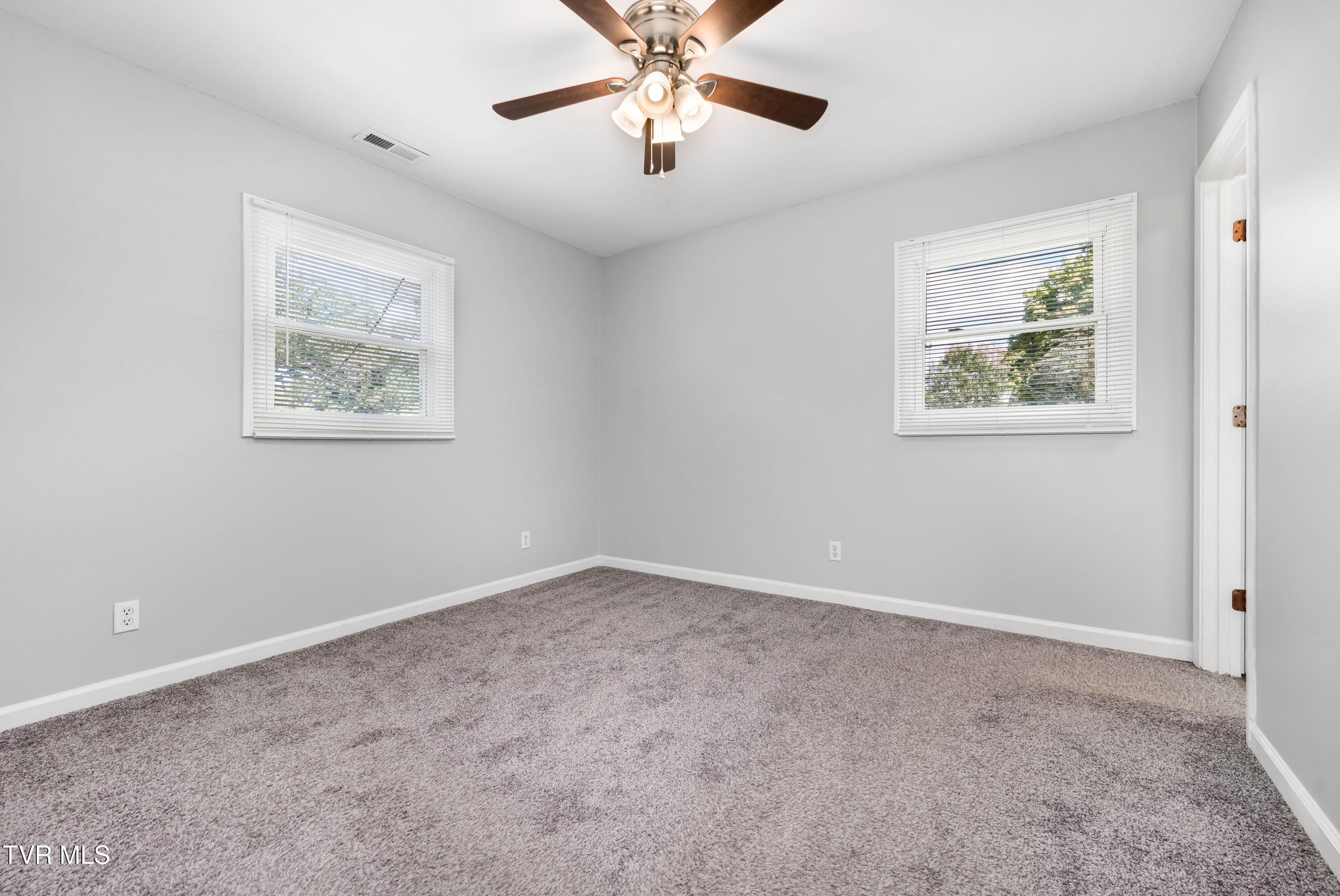 118 Greenmeadow Lane