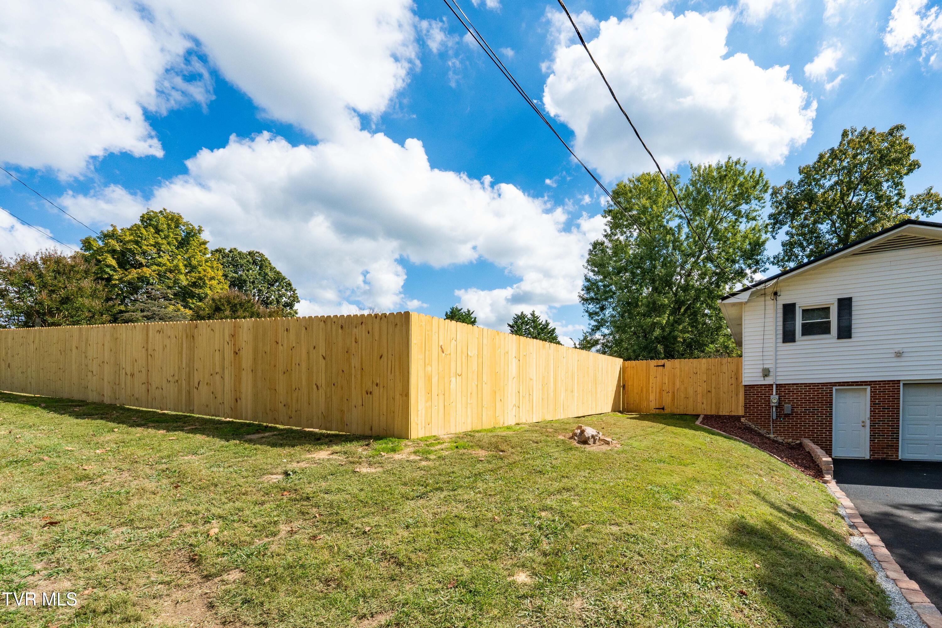 118 Greenmeadow Lane