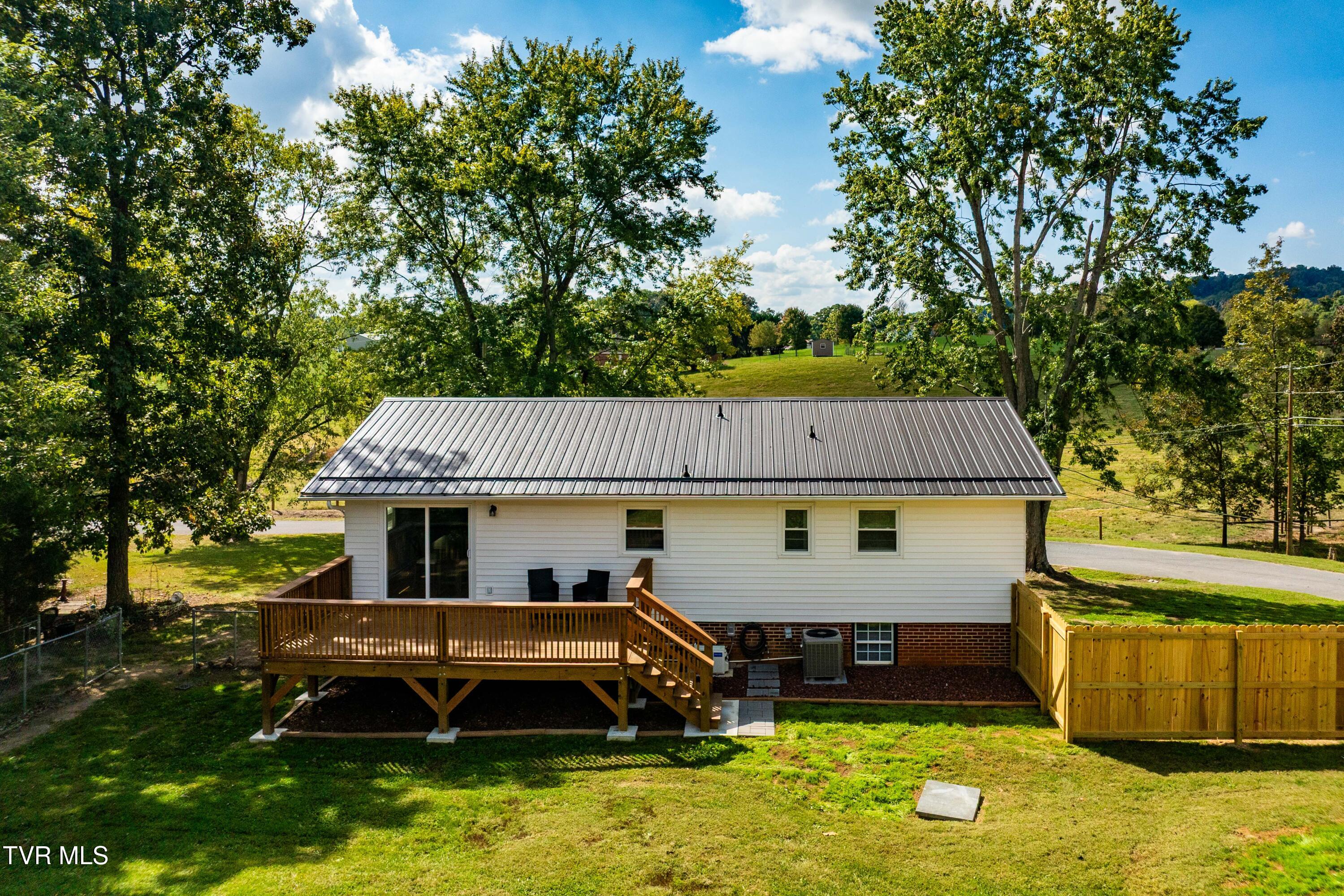 118 Greenmeadow Lane