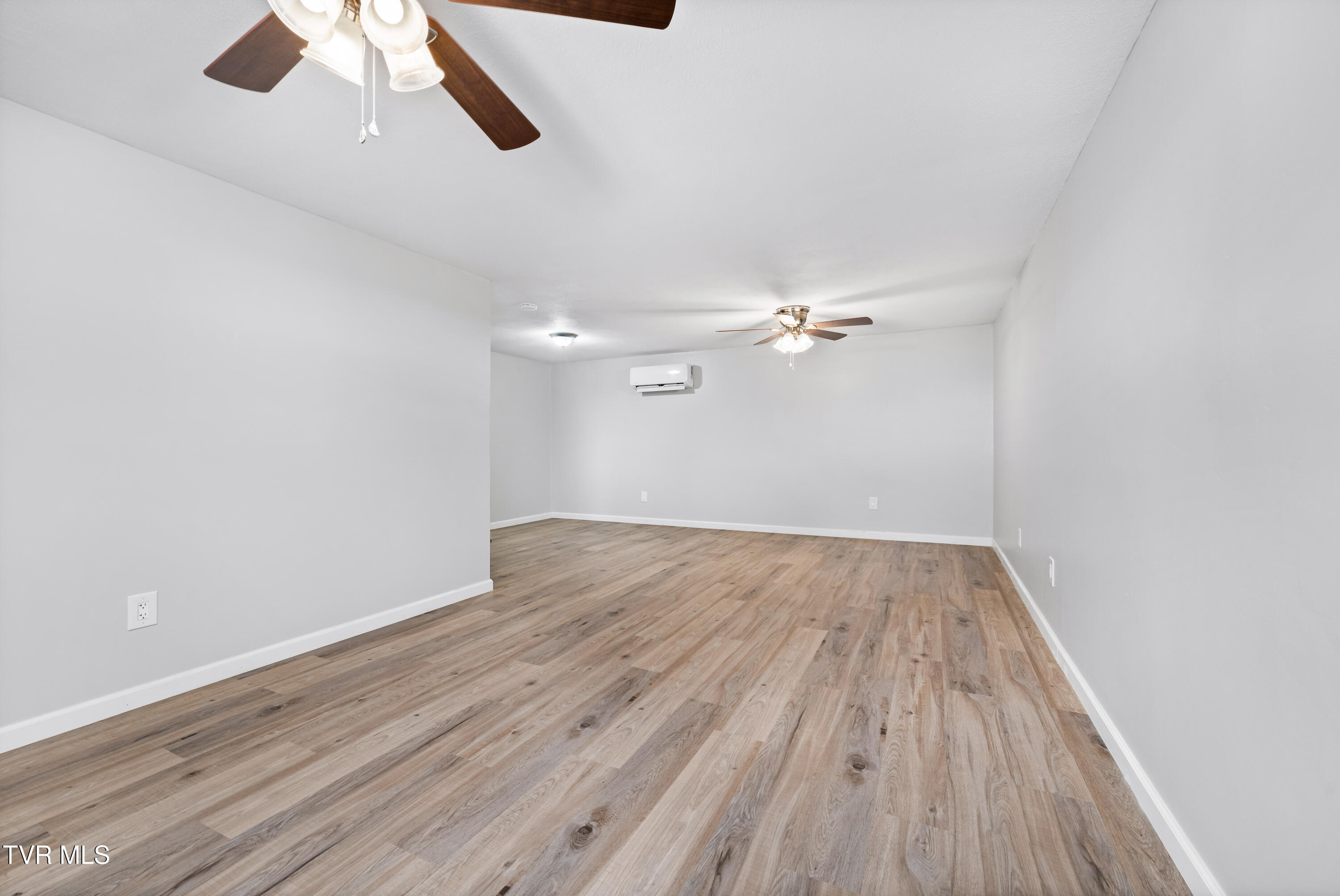 118 Greenmeadow Lane