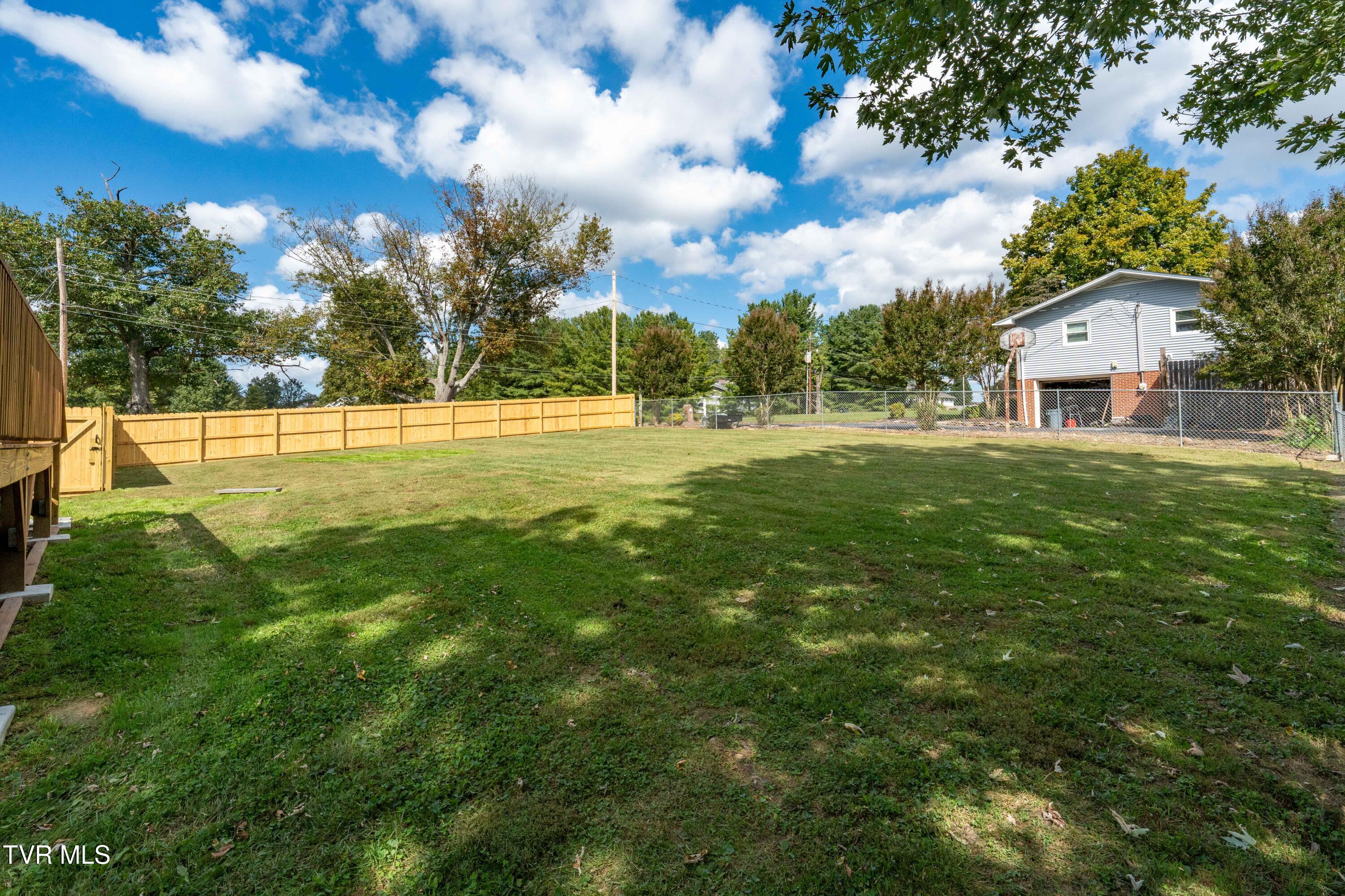118 Greenmeadow Lane